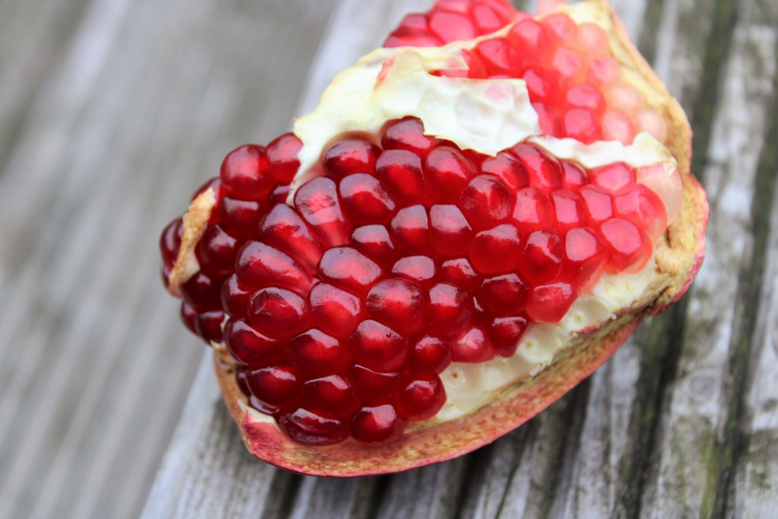 Canon EOS 2000D (EOS Rebel T7 / EOS Kiss X90 / EOS 1500D) sample photo. Pomegranate, exotic fruits, fruits photography