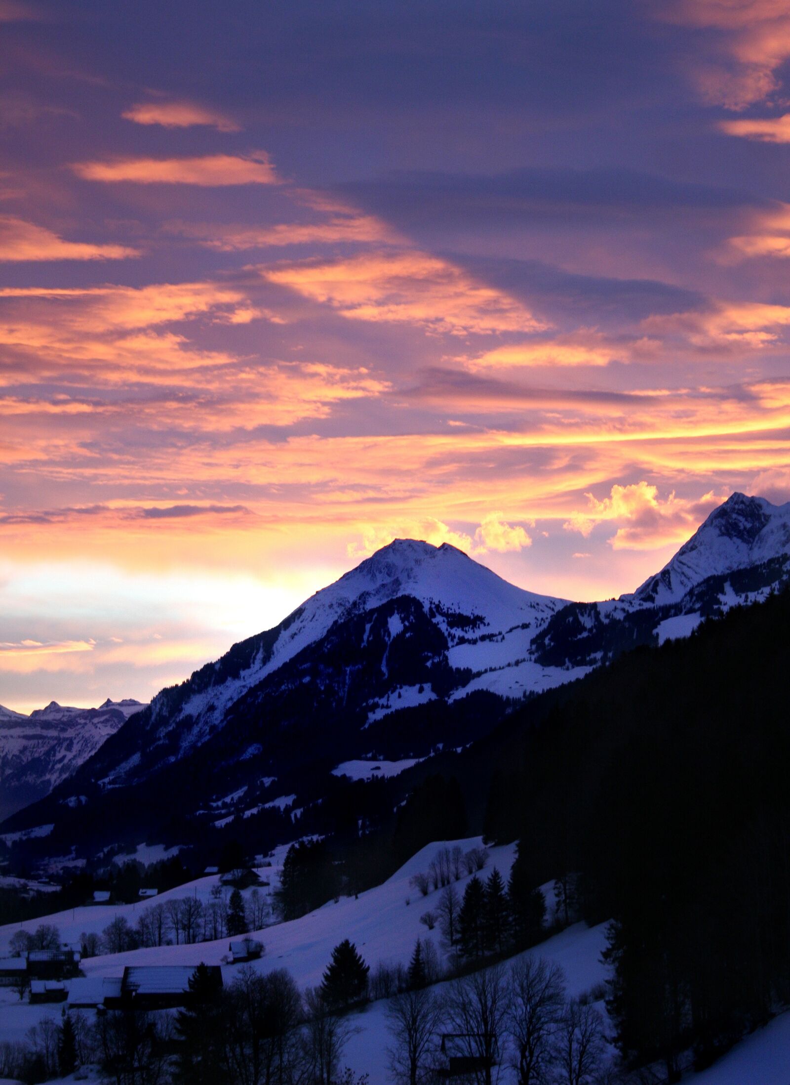 Canon EOS 350D (EOS Digital Rebel XT / EOS Kiss Digital N) sample photo. Sunset, mountains, afterglow photography