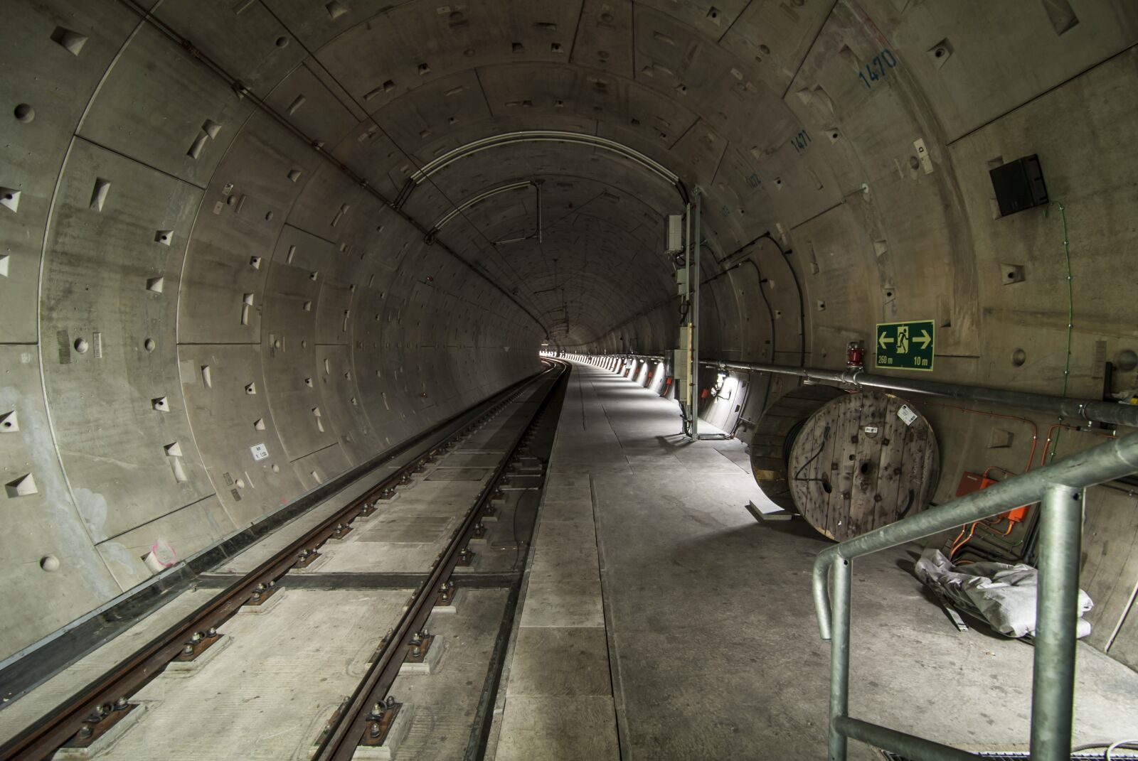 Nikon D200 sample photo. Architecture, infrastructure, train photography