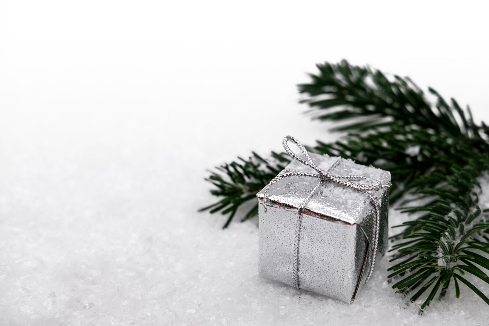 Fujifilm X-T2 + Fujifilm XF 35mm F2 R WR sample photo. Gift, surprise, christmas photography