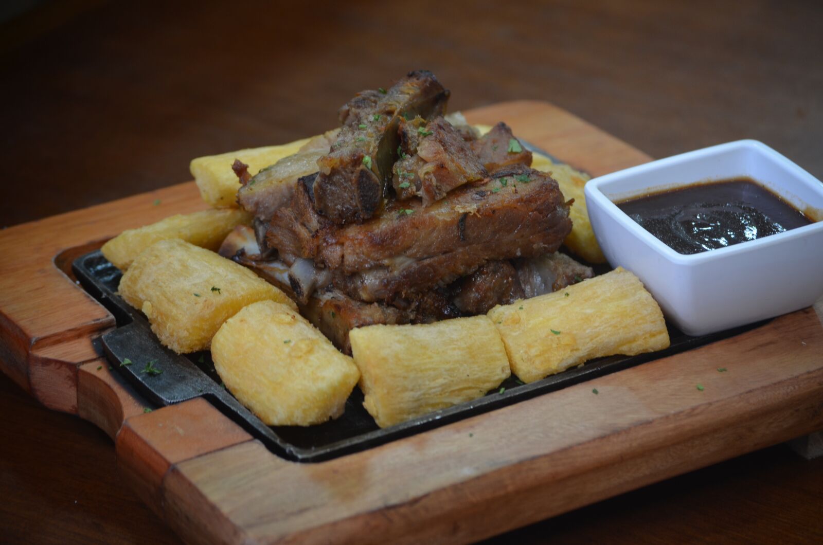 Nikon D5100 sample photo. Rib, portion, happy hour photography