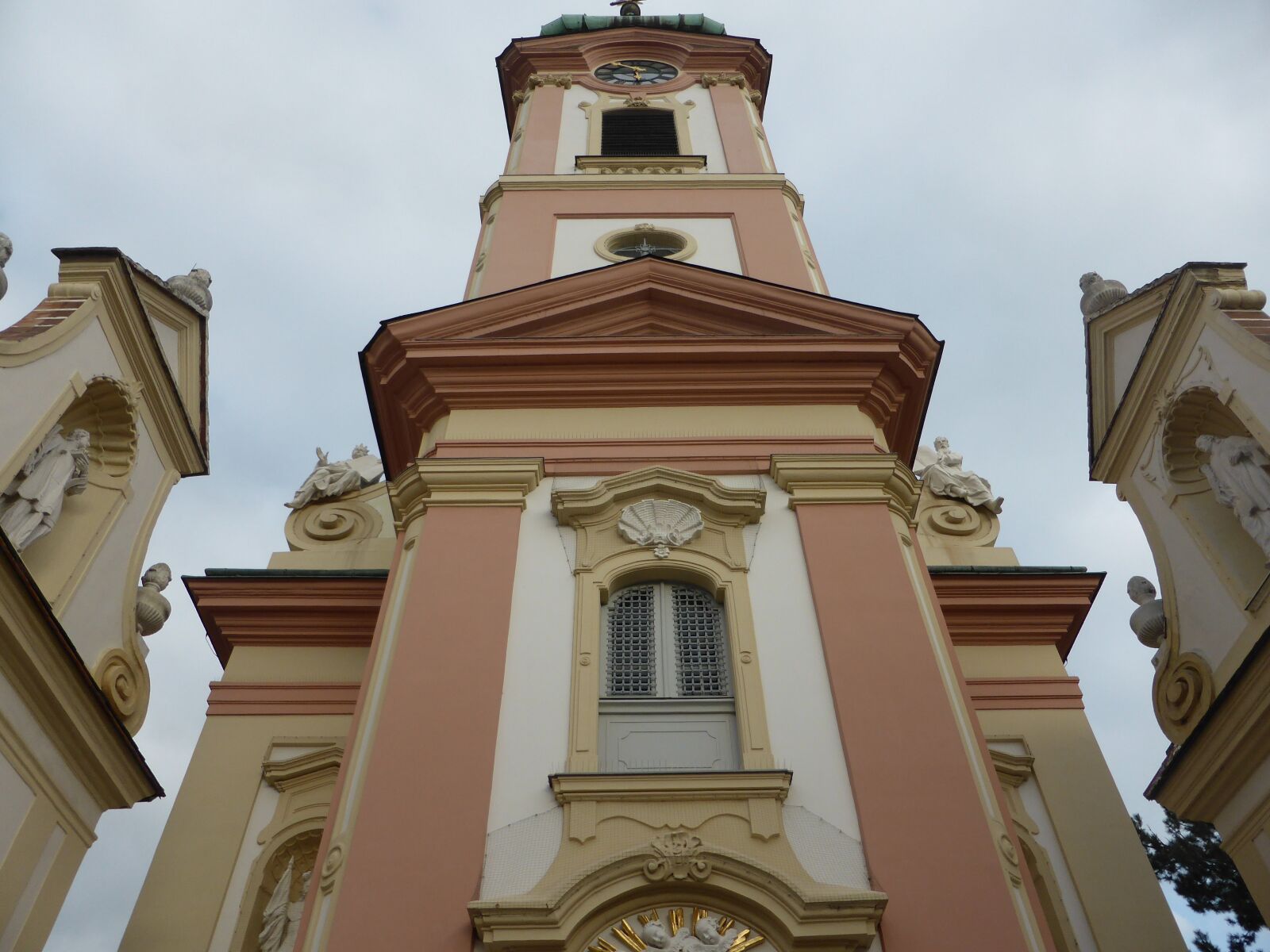 Panasonic Lumix DMC-ZS30 (Lumix DMC-TZ40) sample photo. Church, house, city photography