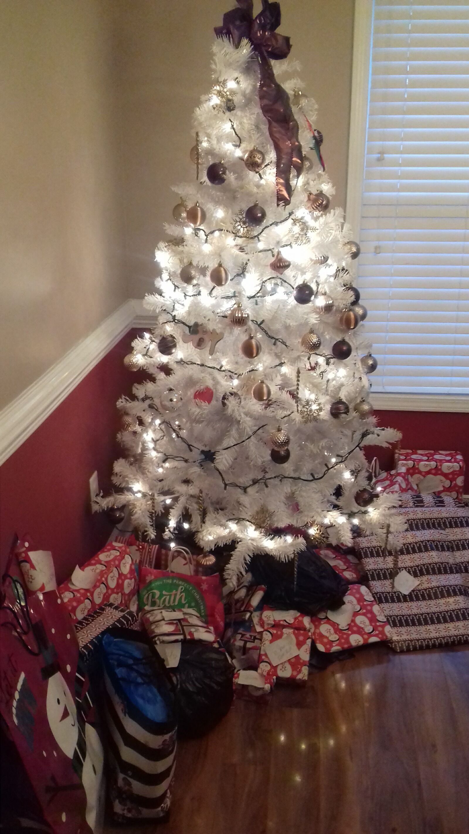 Samsung Galaxy J3(2016) sample photo. Christmas, tree, decoration photography