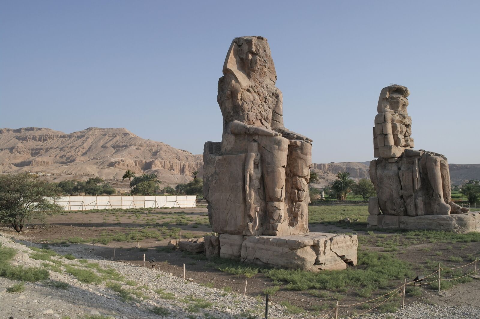 Samsung NX11 sample photo. Egypt, colossi of memnon photography