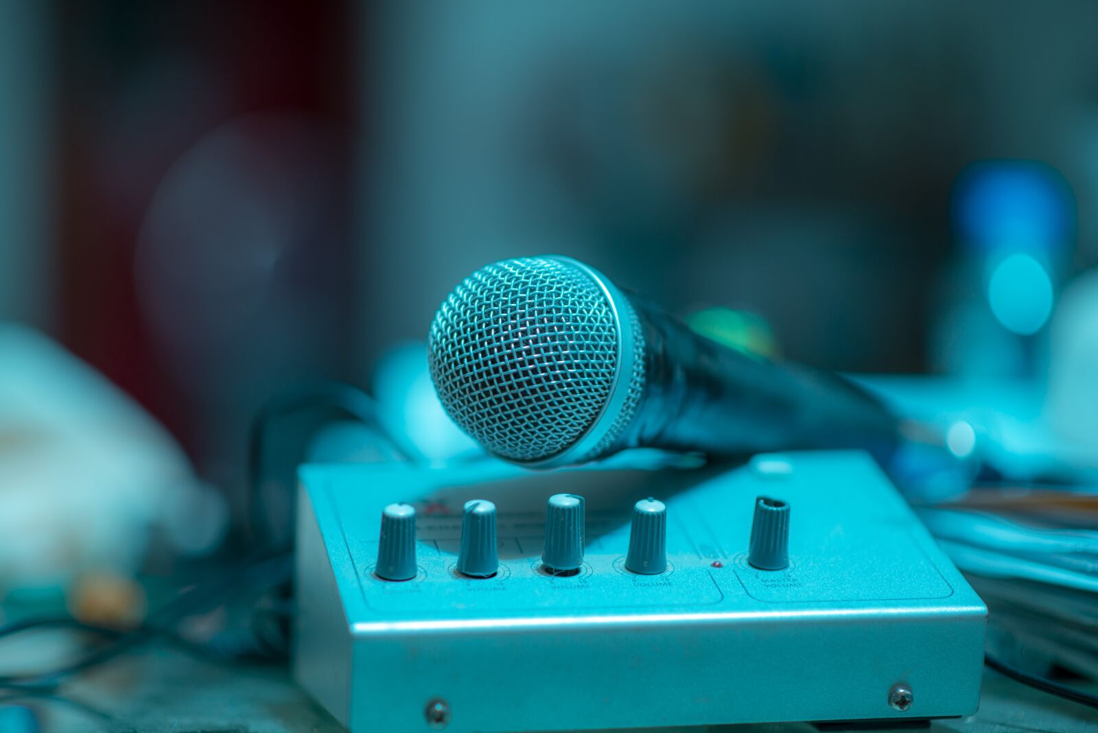 Nikon D600 sample photo. Microphone, singing, music photography