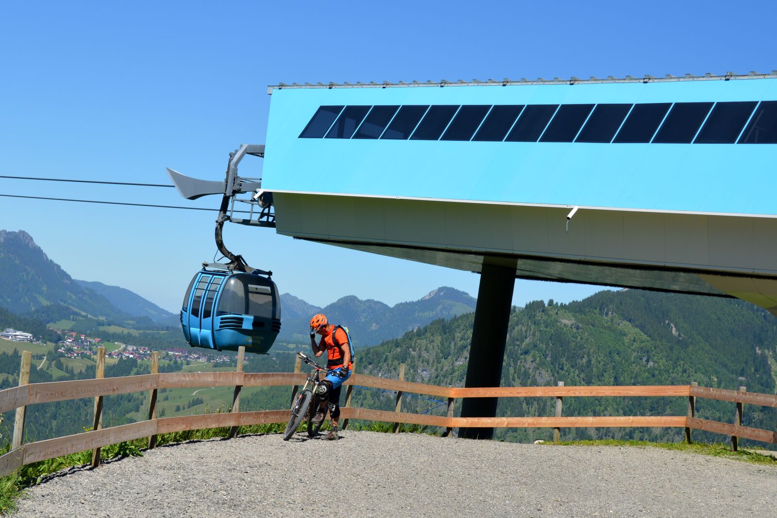 Nikon D3200 sample photo. Downhill, biker, gondola photography