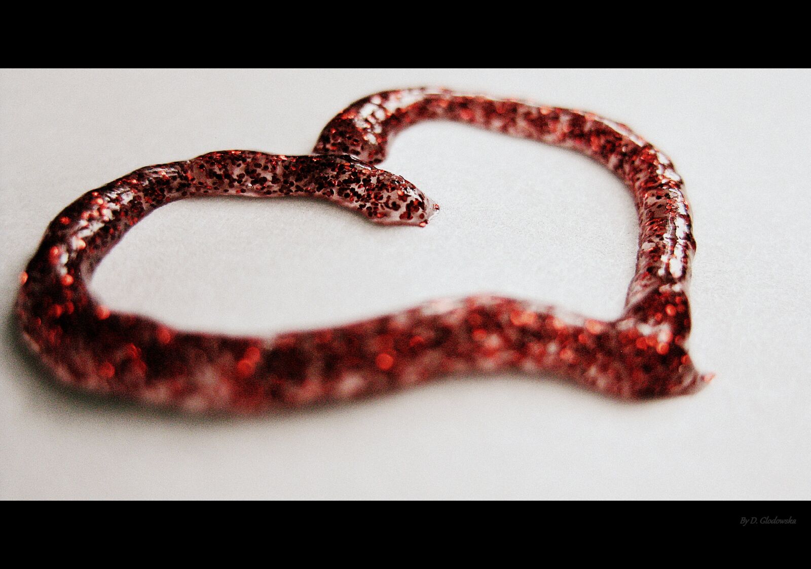 Canon PowerShot SD1100 IS (Digital IXUS 80 IS / IXY Digital 20 IS) sample photo. Heart, love, red photography