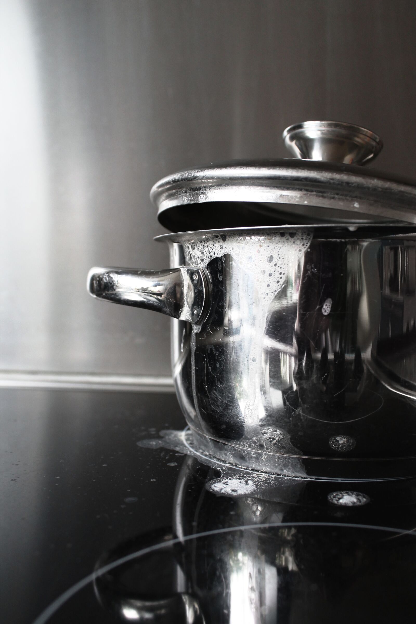 Canon EOS 1100D (EOS Rebel T3 / EOS Kiss X50) sample photo. Pot, pan, cooking photography