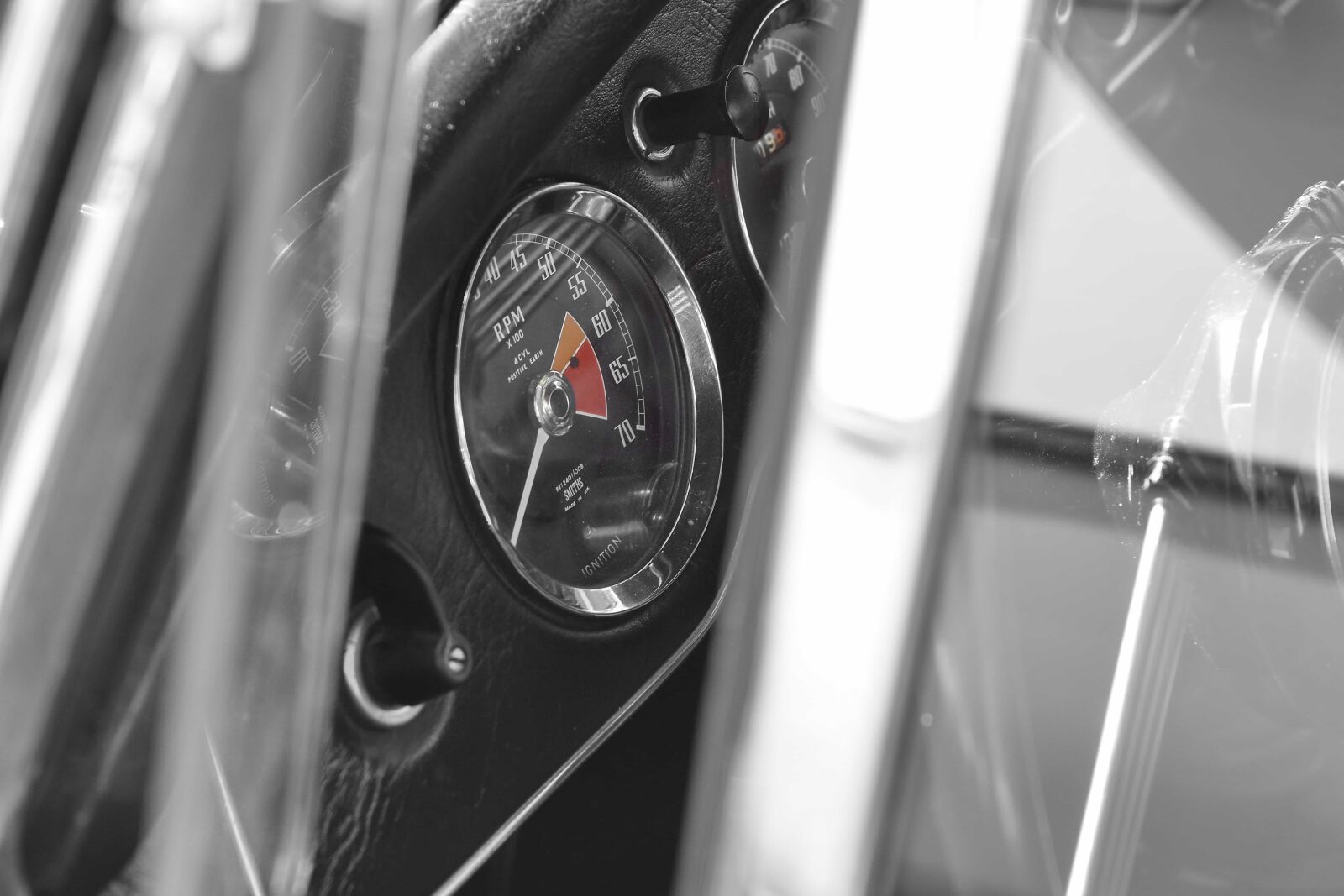 Nikon D5500 sample photo. Nostalgia, speedometer, window, speed photography