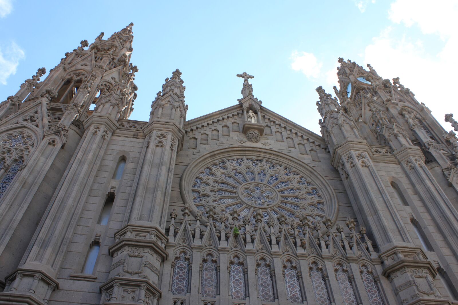 Canon EOS 500D (EOS Rebel T1i / EOS Kiss X3) sample photo. Cathedral, arucas, gran canaria photography