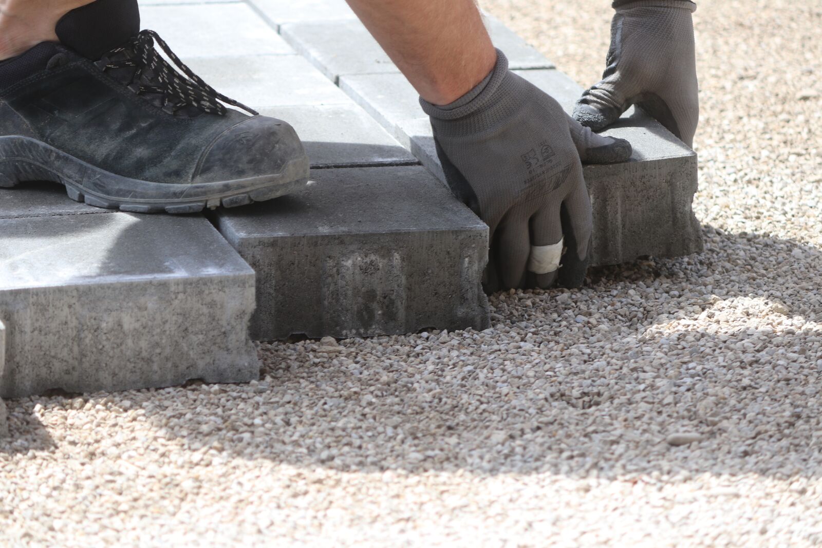 Canon EOS 80D sample photo. Pave, composite stones, hand photography