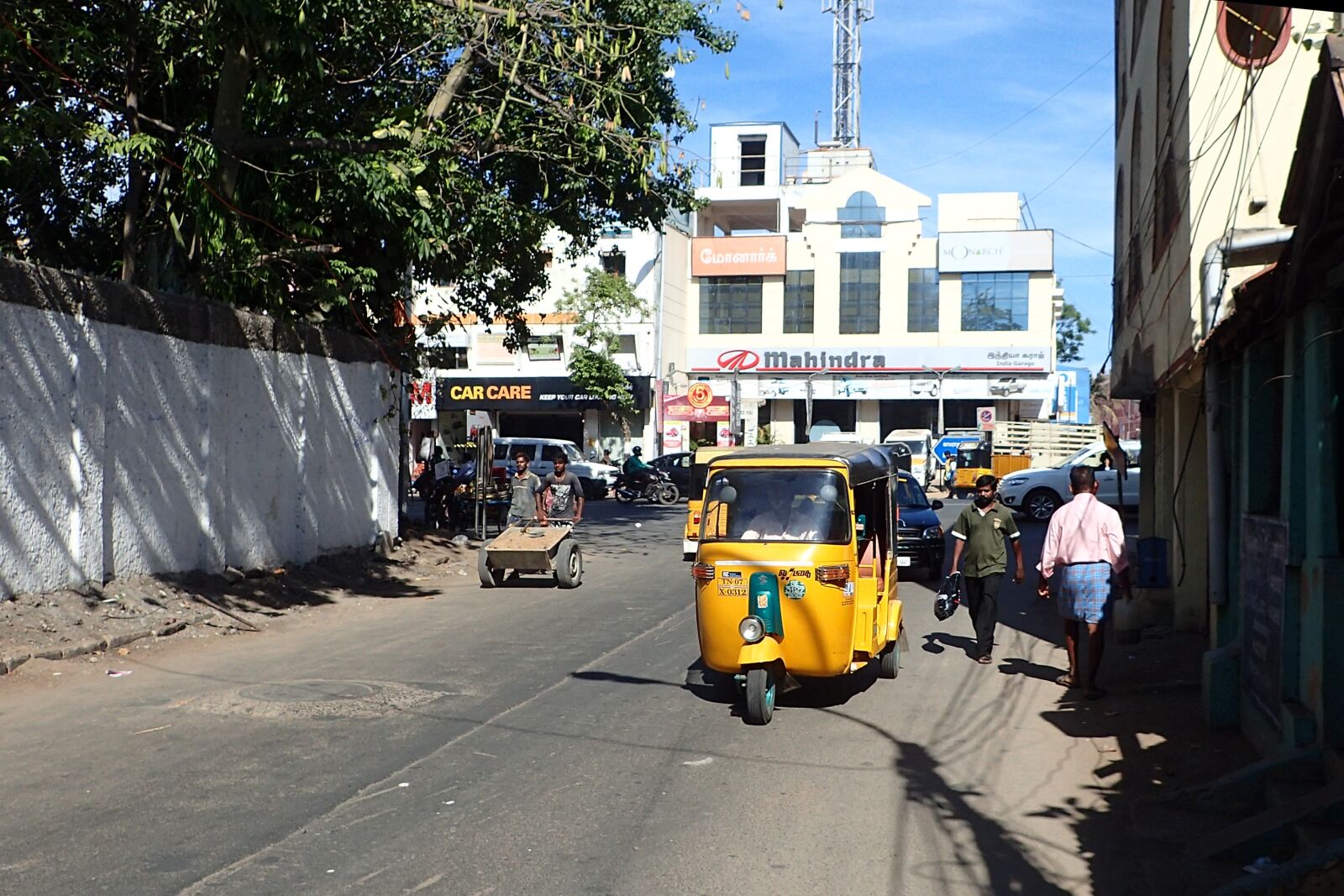 Olympus TG-3 sample photo. India, chennai, taxi photography