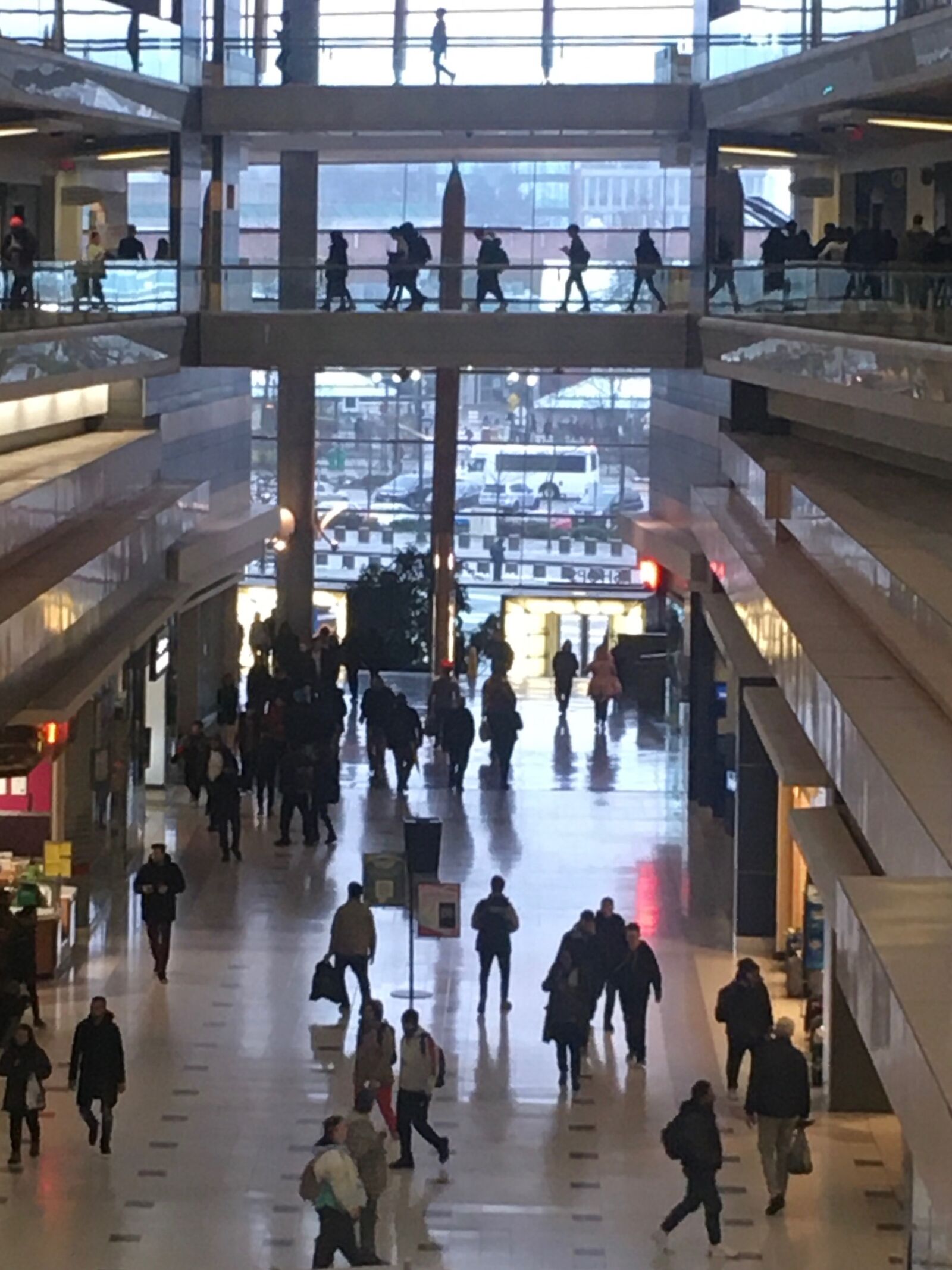 iPhone 6s Plus back camera 4.15mm f/2.2 sample photo. Shopping, crowds, people photography