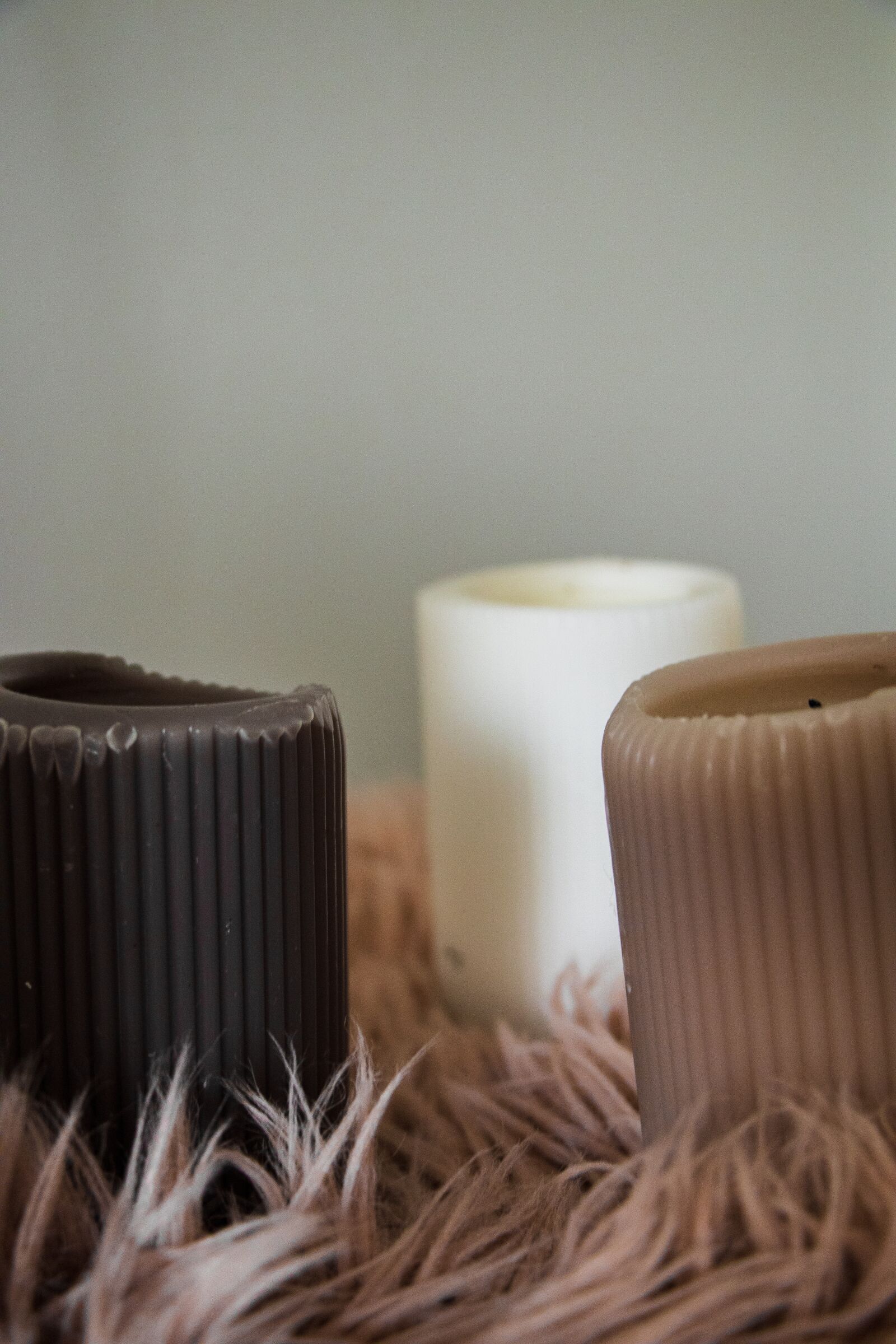 Canon EOS 250D (EOS Rebel SL3 / EOS Kiss X10 / EOS 200D II) sample photo. Candles, vintage, wool photography