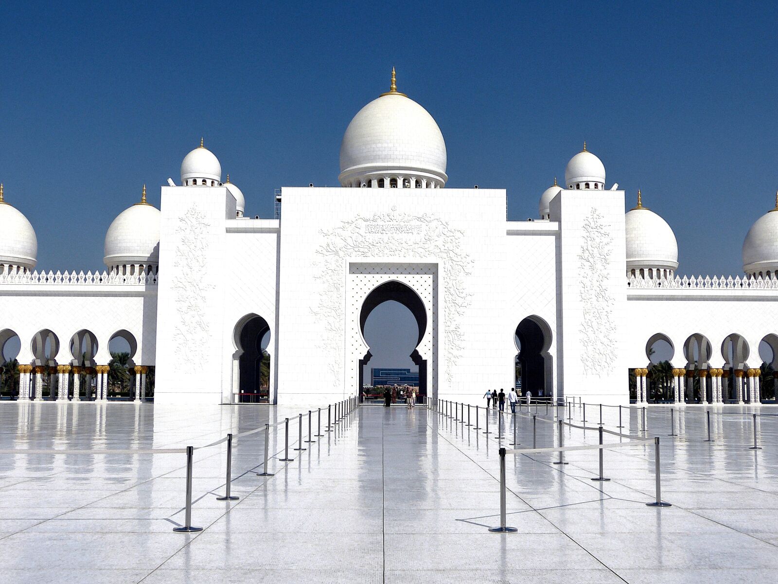 Panasonic Lumix DMC-FZ150 sample photo. Uae, mosque, faith photography