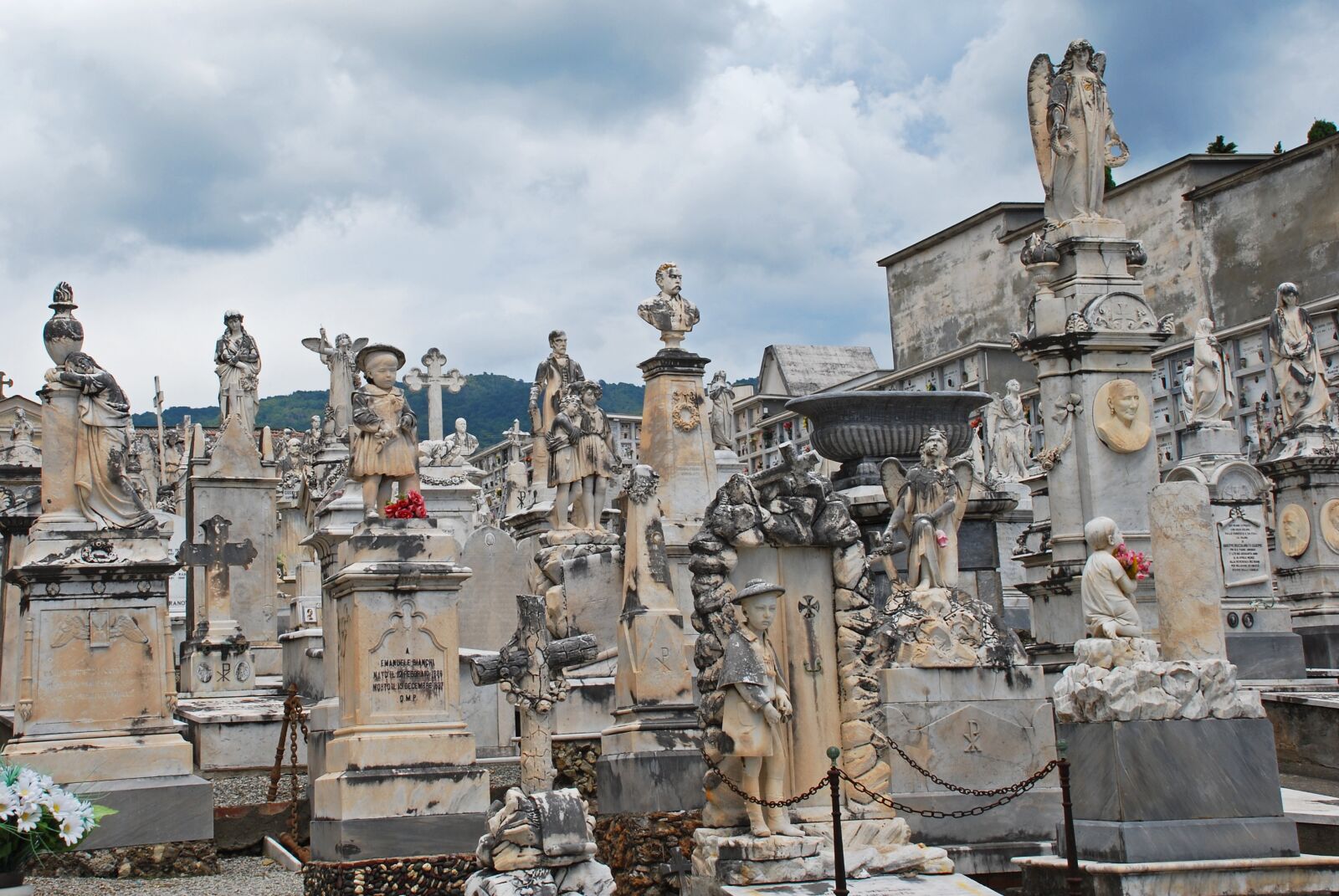 Nikon D40X sample photo. Cemetery, grave, death photography