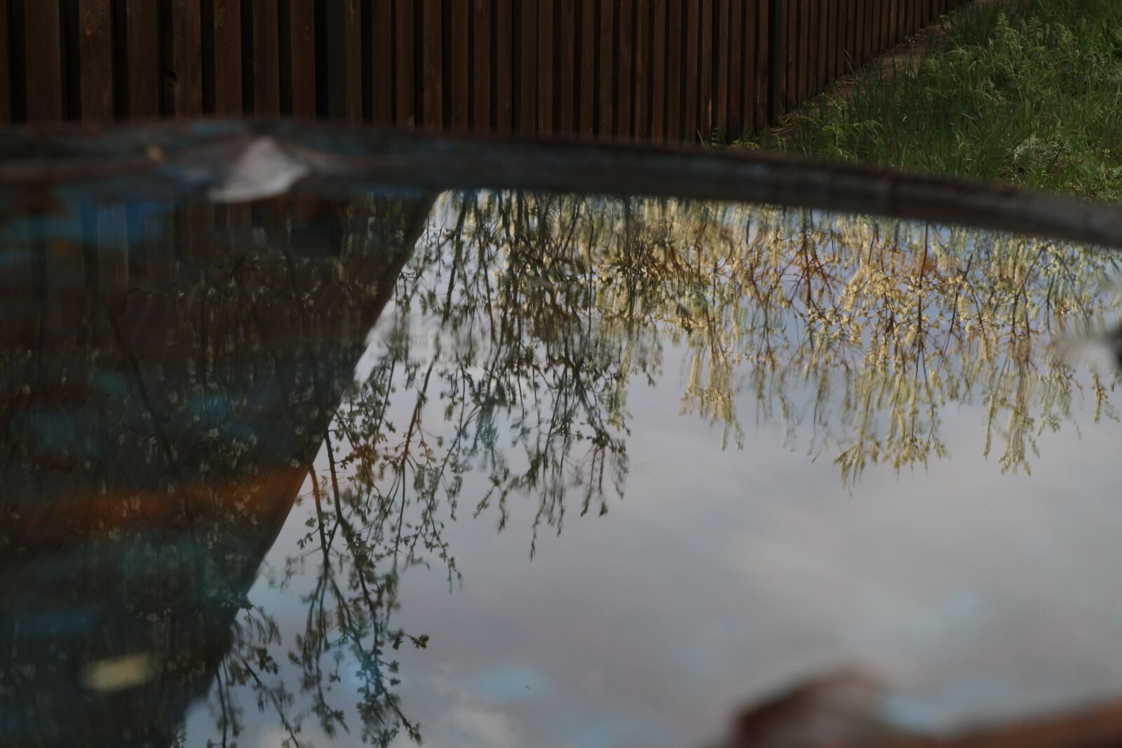 Canon EOS 7D sample photo. Garden, barrel, old photography