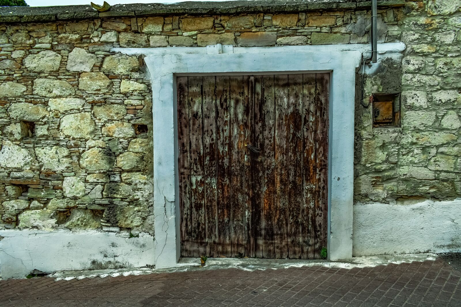 Nikon D3300 sample photo. Door, wall, architecture photography