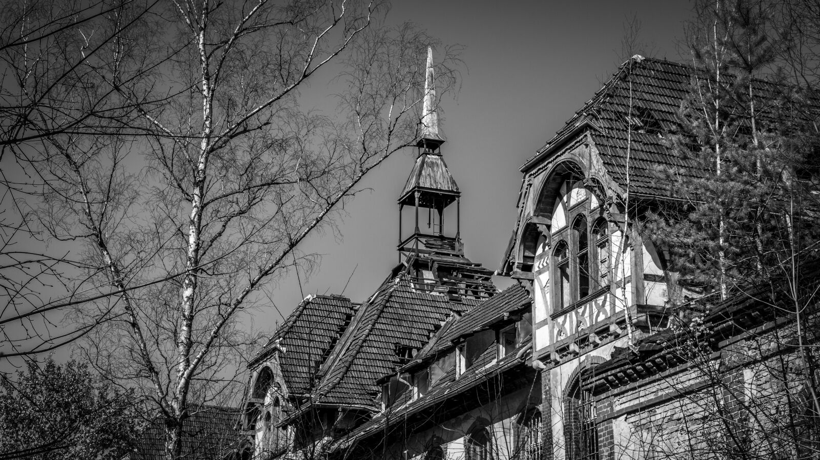 Sony Alpha a5000 (ILCE 5000) sample photo. Old, building, tower photography