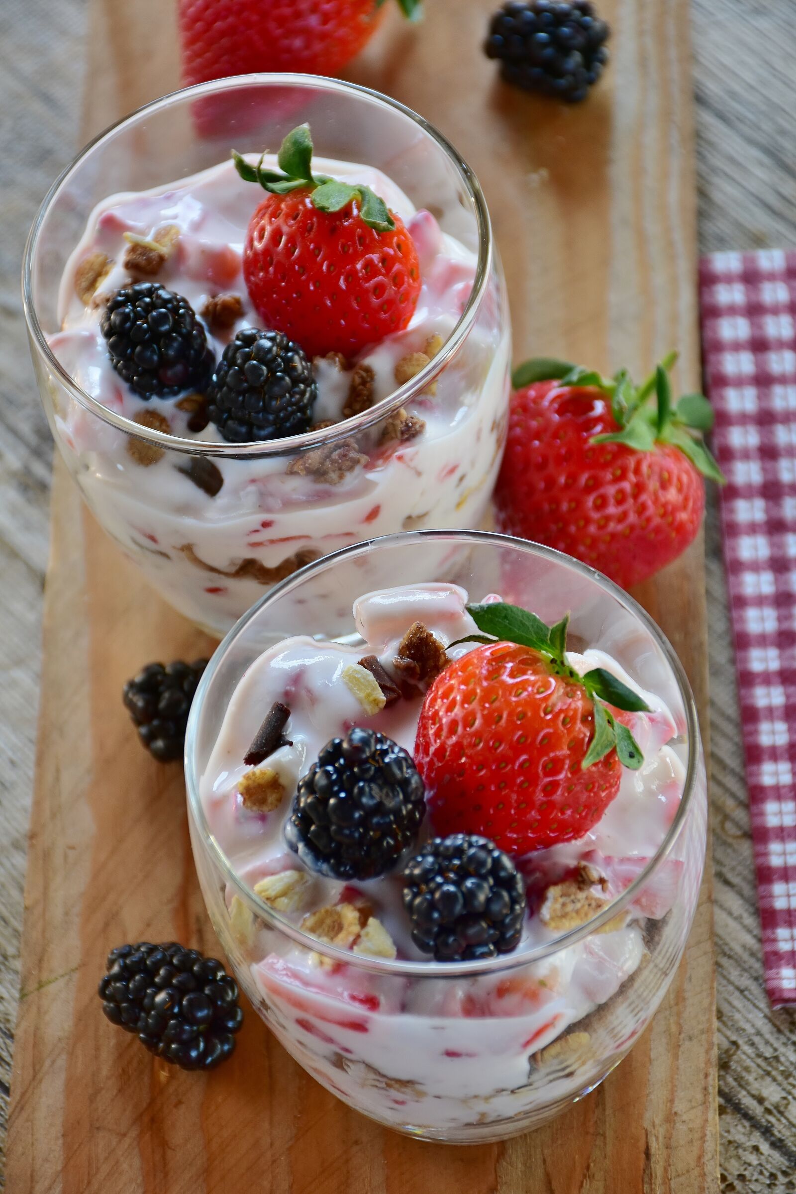 Nikon D7200 sample photo. Strawberry dessert, strawberries, blackberries photography