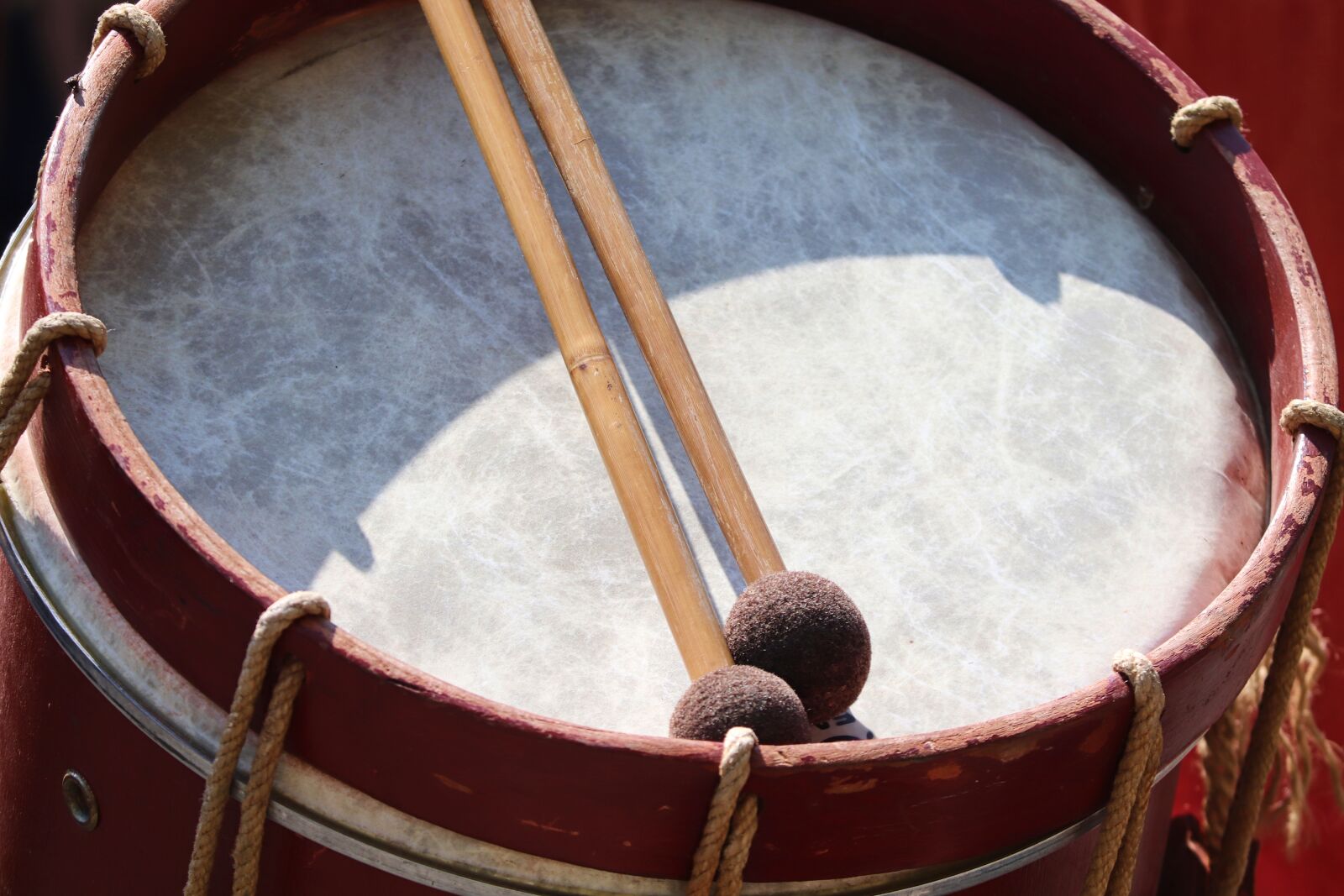 Canon EOS 200D (EOS Rebel SL2 / EOS Kiss X9) sample photo. Drum, tympanic membrane, musical photography