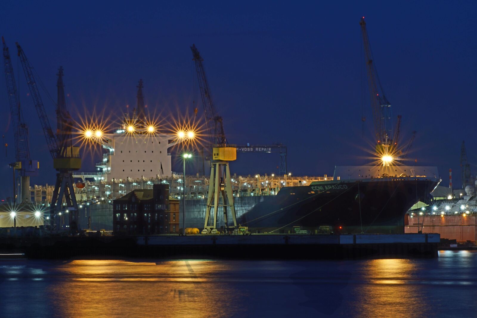 Sony SLT-A68 sample photo. Hamburg, ship, shipyard photography