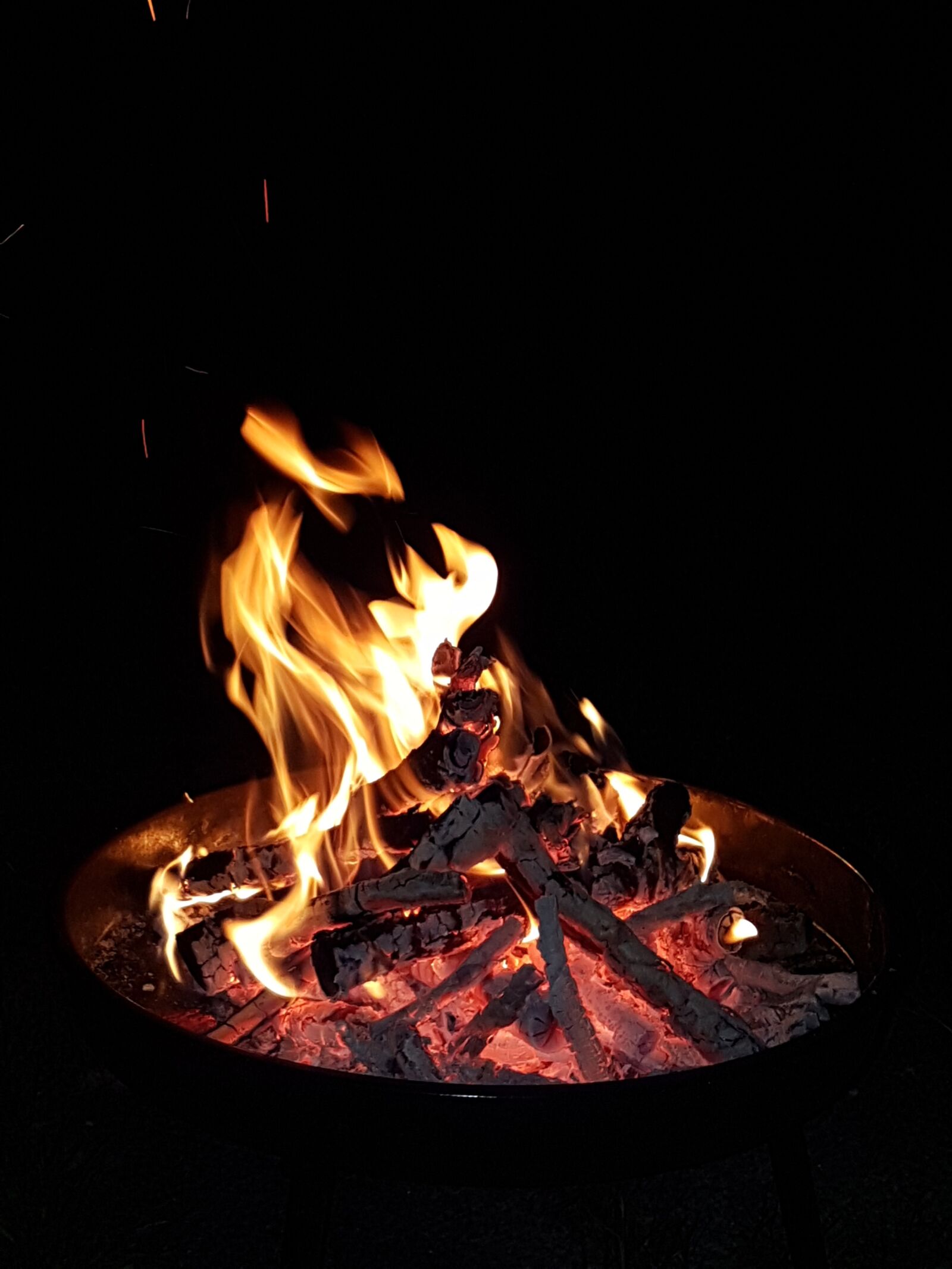 Samsung Galaxy S7 Edge sample photo. Fire, fasnet, embers of photography