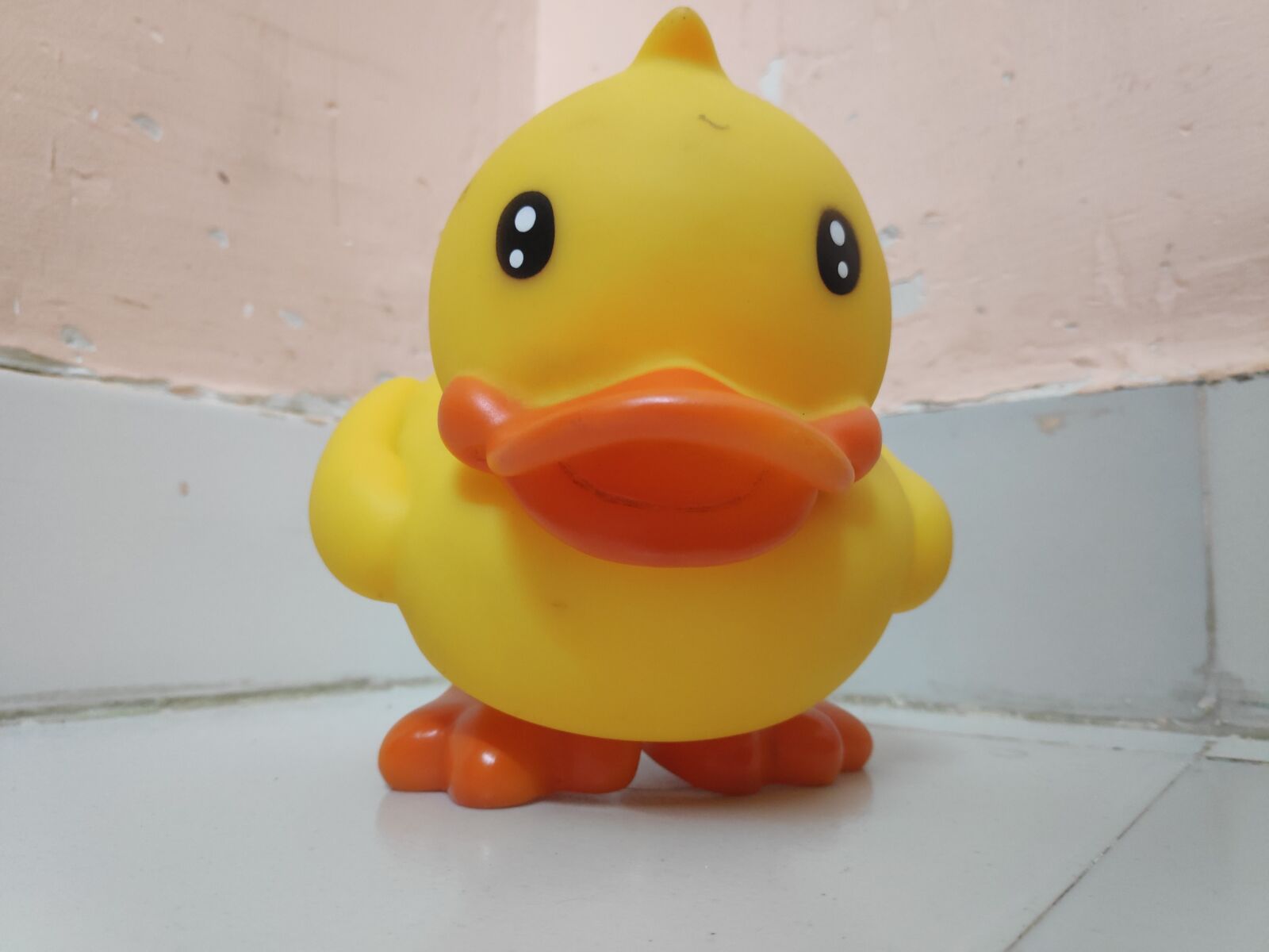 Xiaomi POCO F1 sample photo. Toy, duck, yellow photography