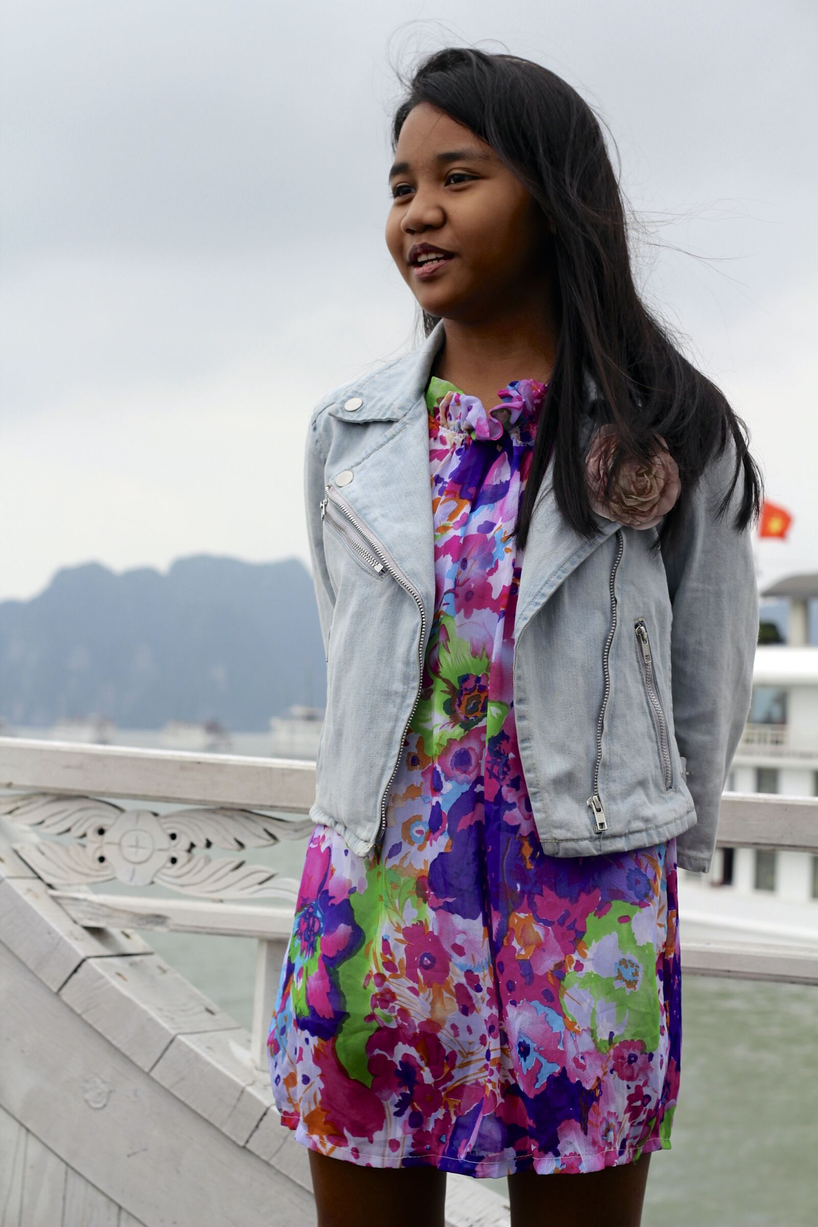 Canon EOS 550D (EOS Rebel T2i / EOS Kiss X4) sample photo. Smile, daughter, relax photography