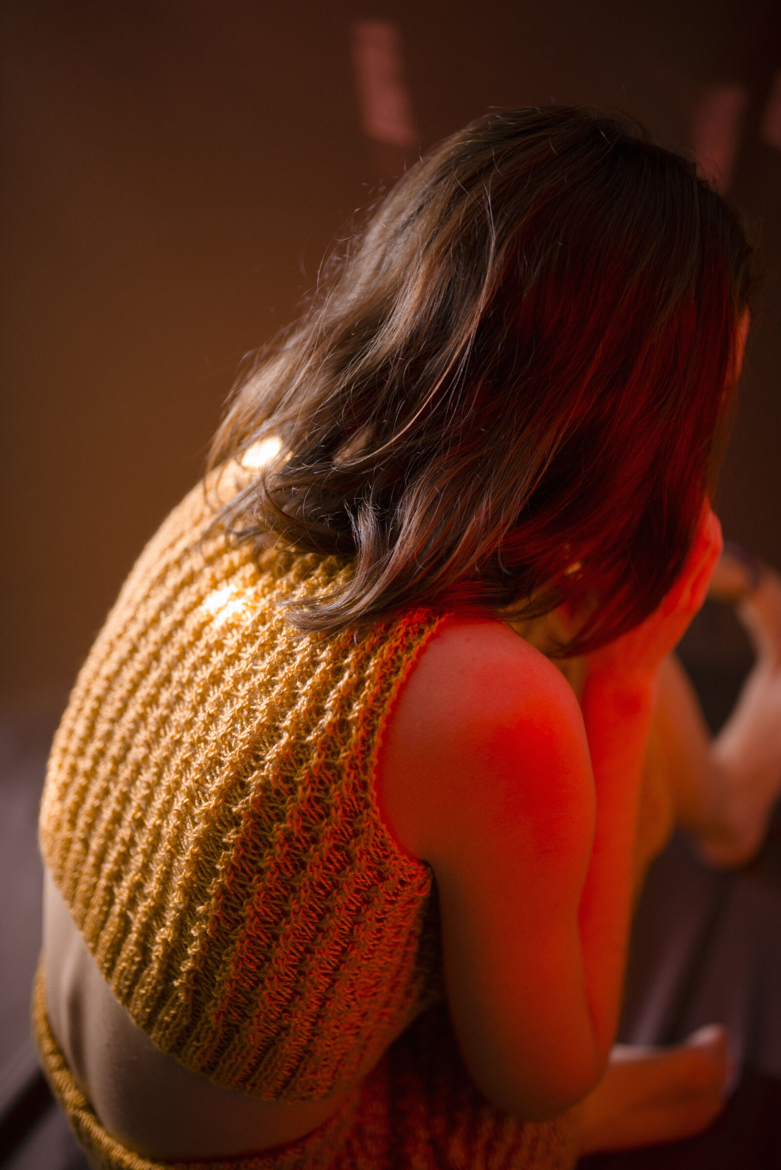 Sigma 35mm F1.4 DG HSM Art sample photo. Woman, wearing, yellow, knitted photography
