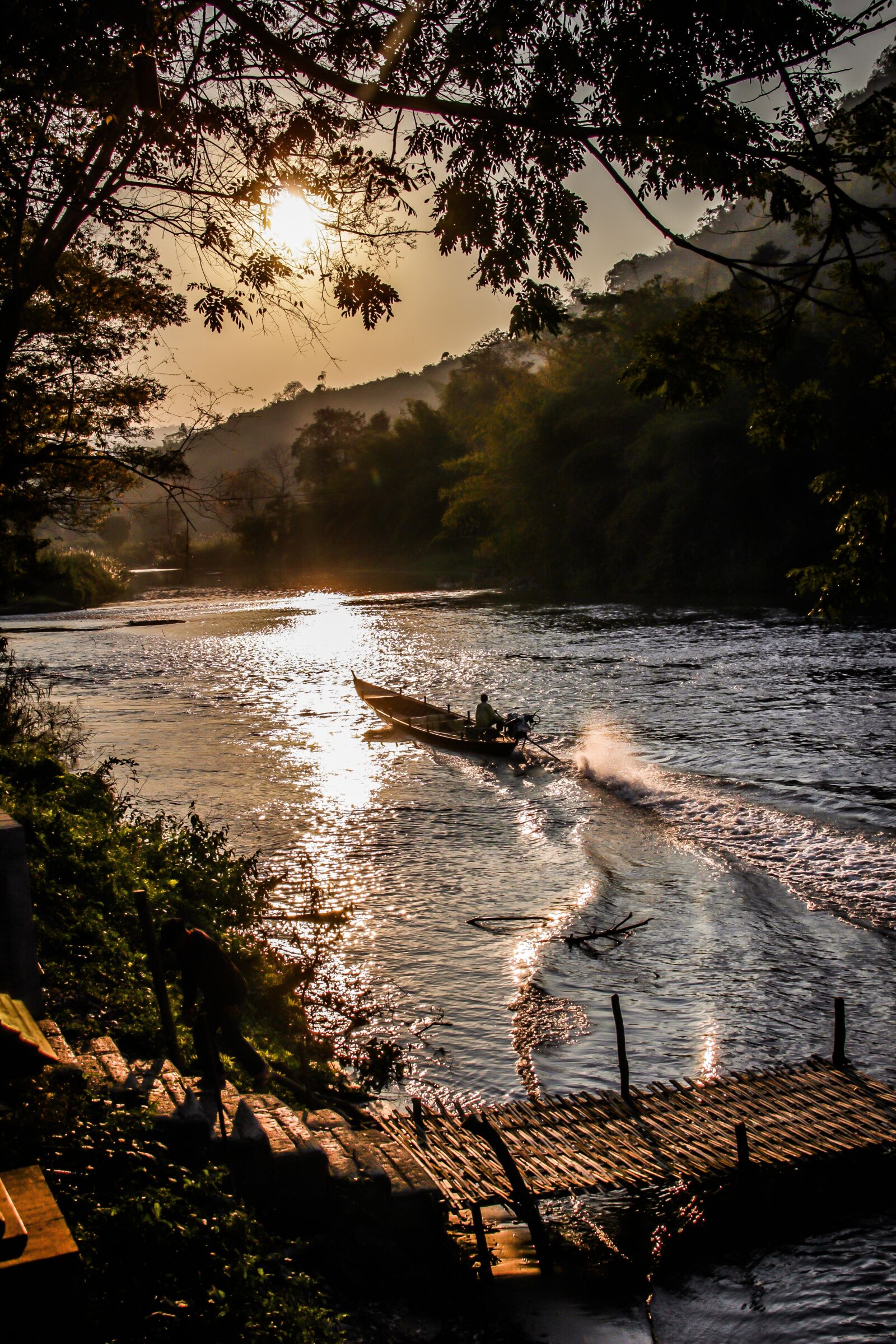Canon EOS 550D (EOS Rebel T2i / EOS Kiss X4) sample photo. Thailand, river, nature photography