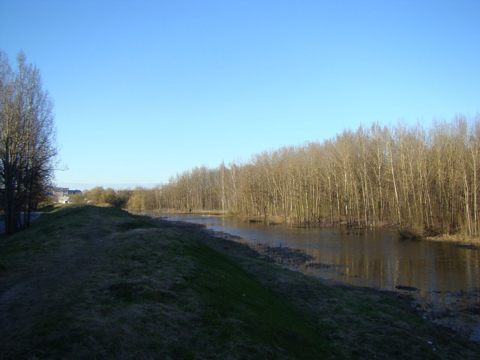 Sony DSC-H9 sample photo. River, landscape, nature photography