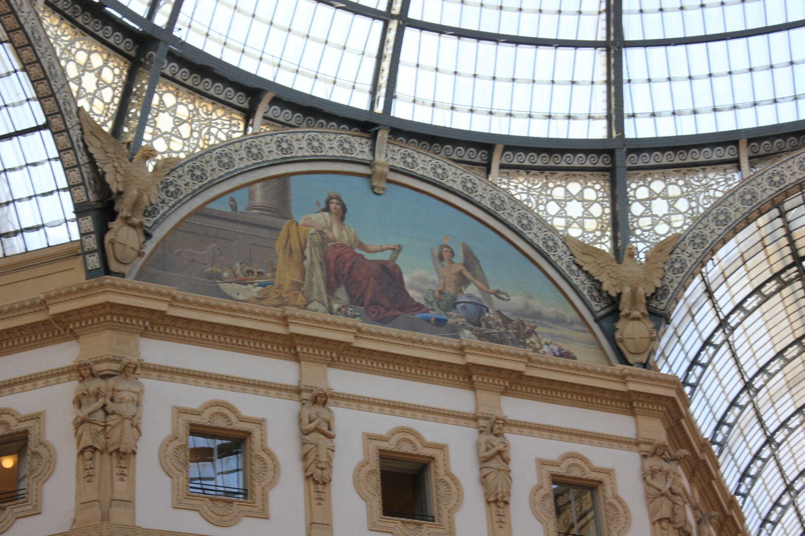 Canon EOS 550D (EOS Rebel T2i / EOS Kiss X4) sample photo. Gallery, milan, frescoes photography