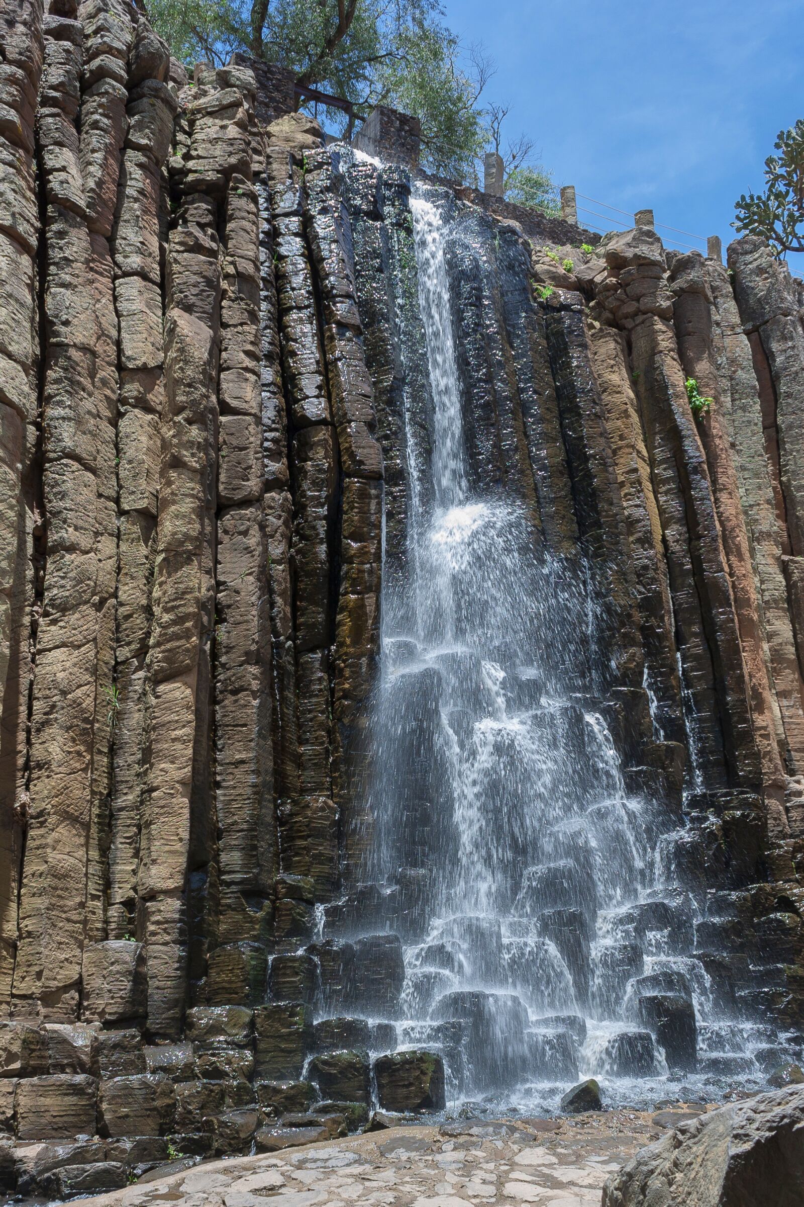 Canon EOS 1000D (EOS Digital Rebel XS / EOS Kiss F) sample photo. Waterfall, landscape, nature photography