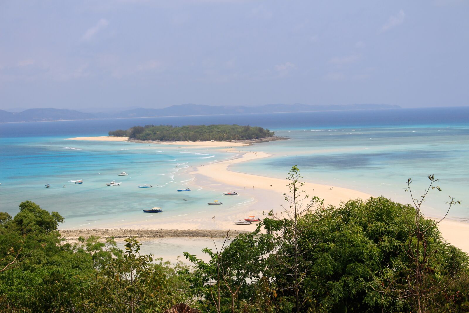 Canon EOS 700D (EOS Rebel T5i / EOS Kiss X7i) sample photo. Madagascar, nosy iranja, beach photography