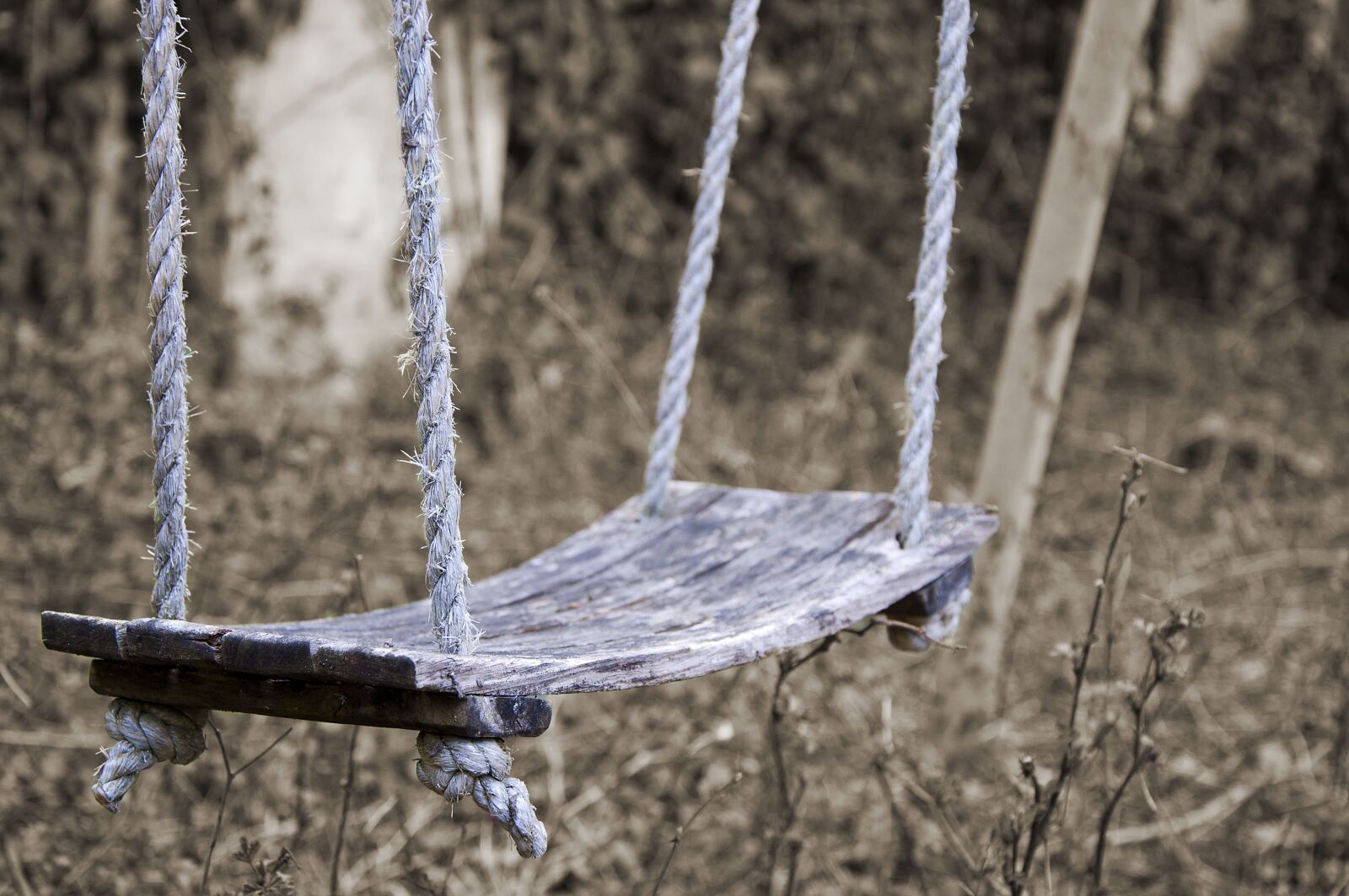 Nikon D90 sample photo. Swing, mourning, abandoned photography