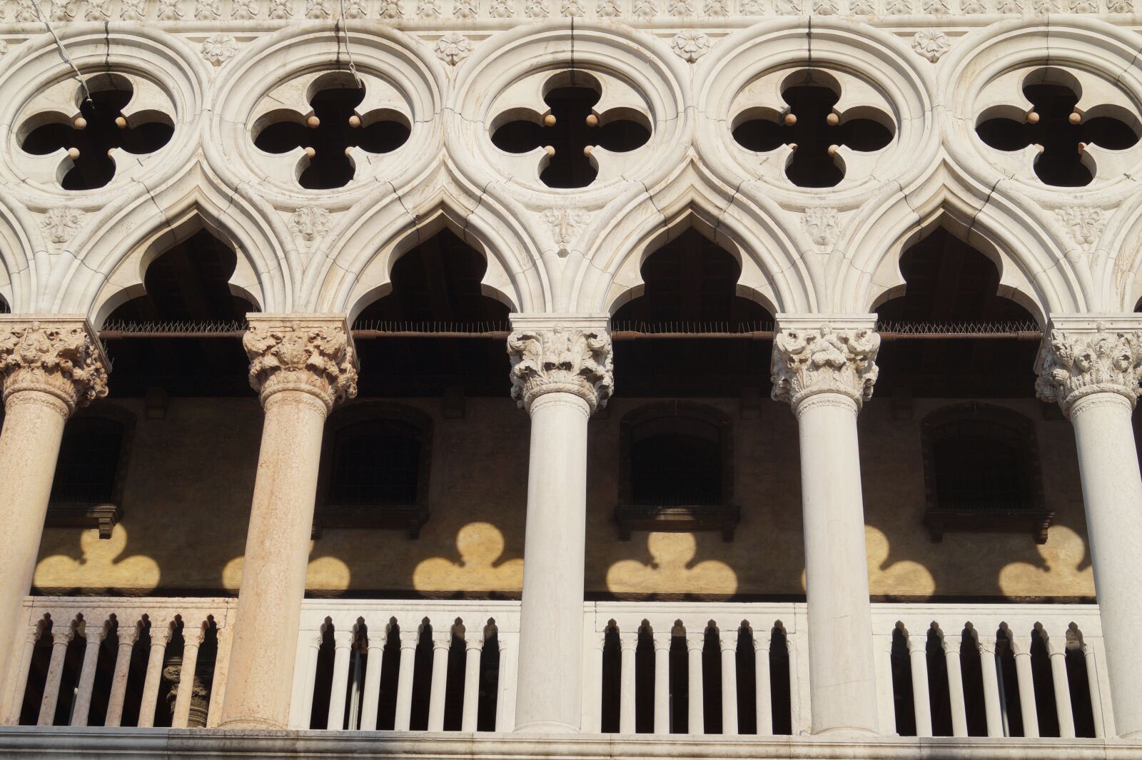 Sony DT 18-55mm F3.5-5.6 SAM II sample photo. Venice, palazzo ducale, italy photography