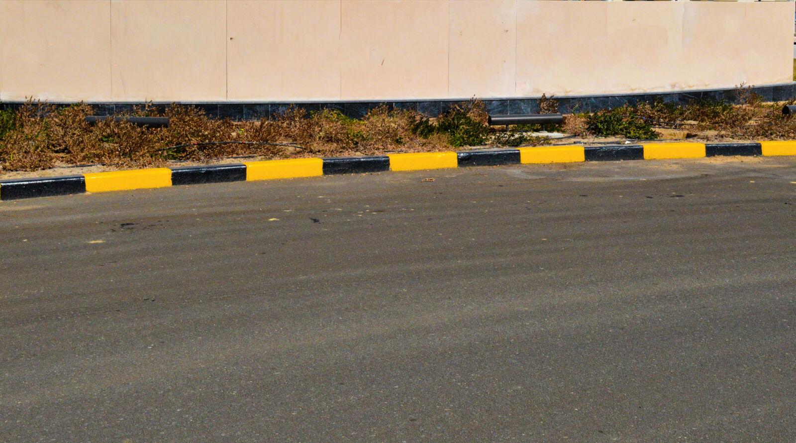 Nikon D3200 sample photo. Road, street, wall photography