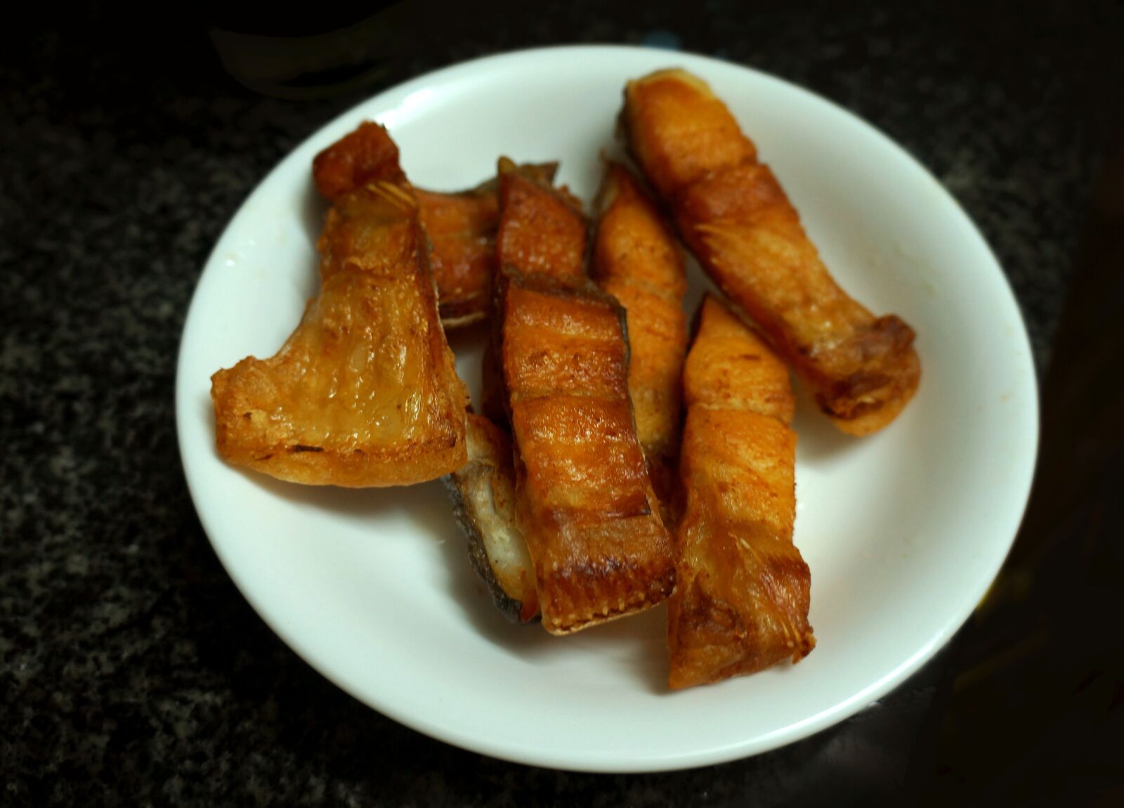 Sony Alpha NEX-F3 + Sony E 18-55mm F3.5-5.6 OSS sample photo. Fried fish, the dish photography