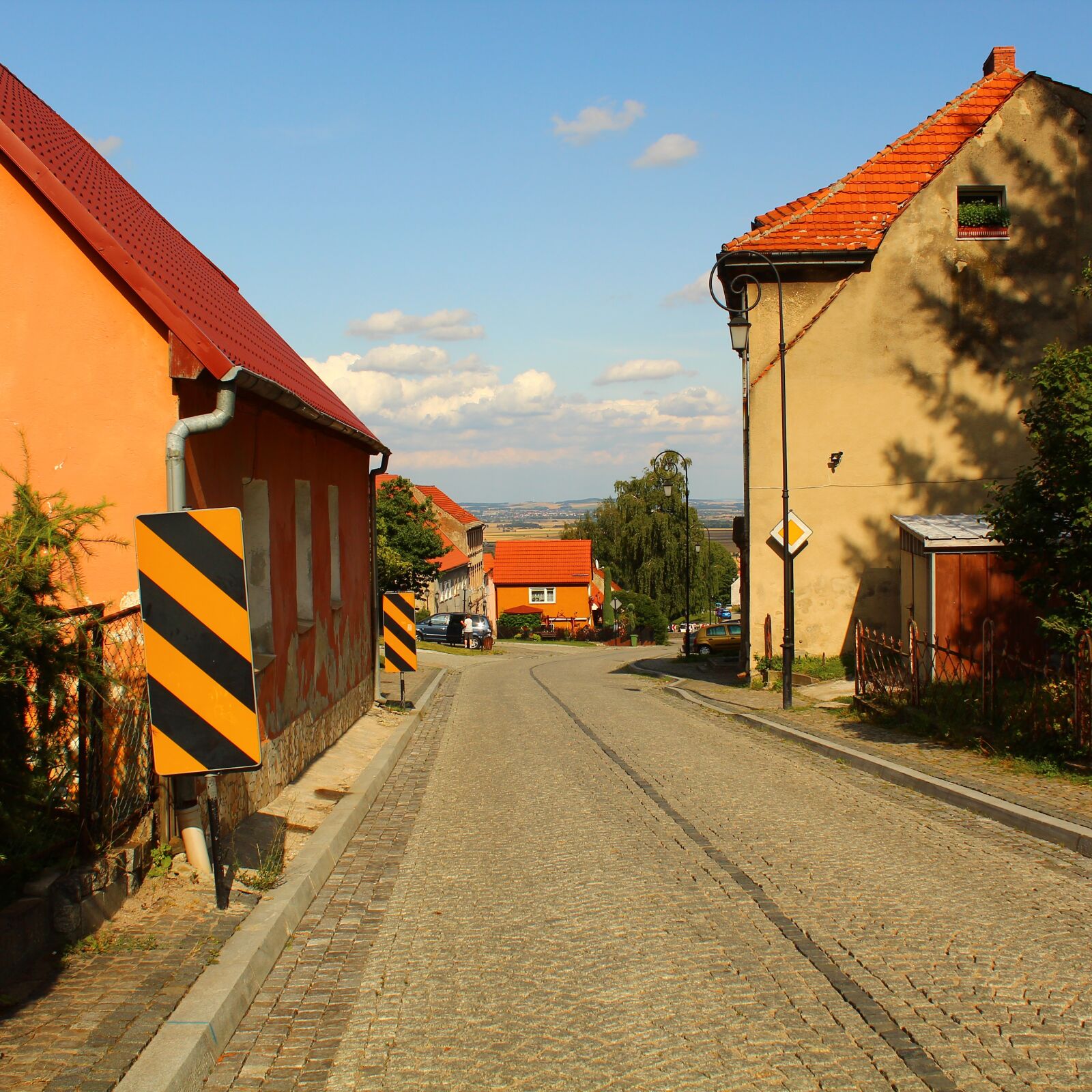 Canon EOS 4000D (EOS Rebel T100 / EOS 3000D) sample photo. Street, poland, town photography