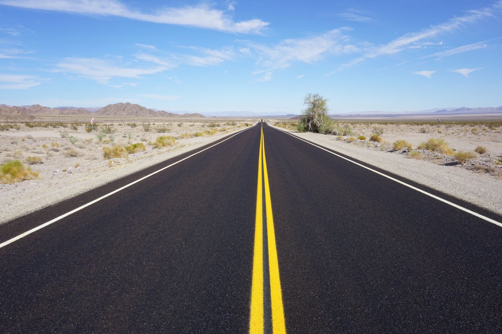 Sony a6000 sample photo. Route 66, california, road photography