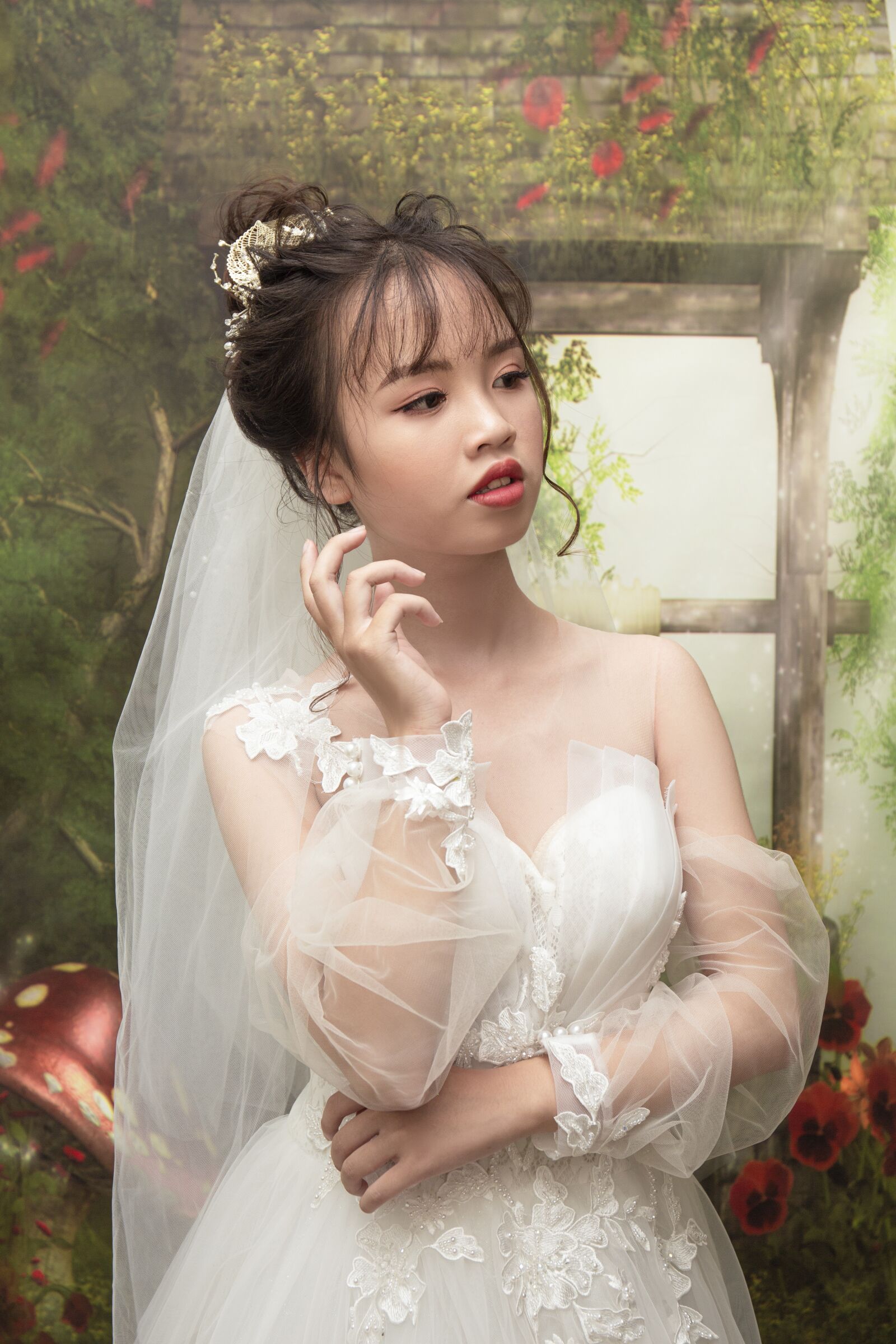 Canon EF 24-70mm F4L IS USM sample photo. Young, girl, attractive photography