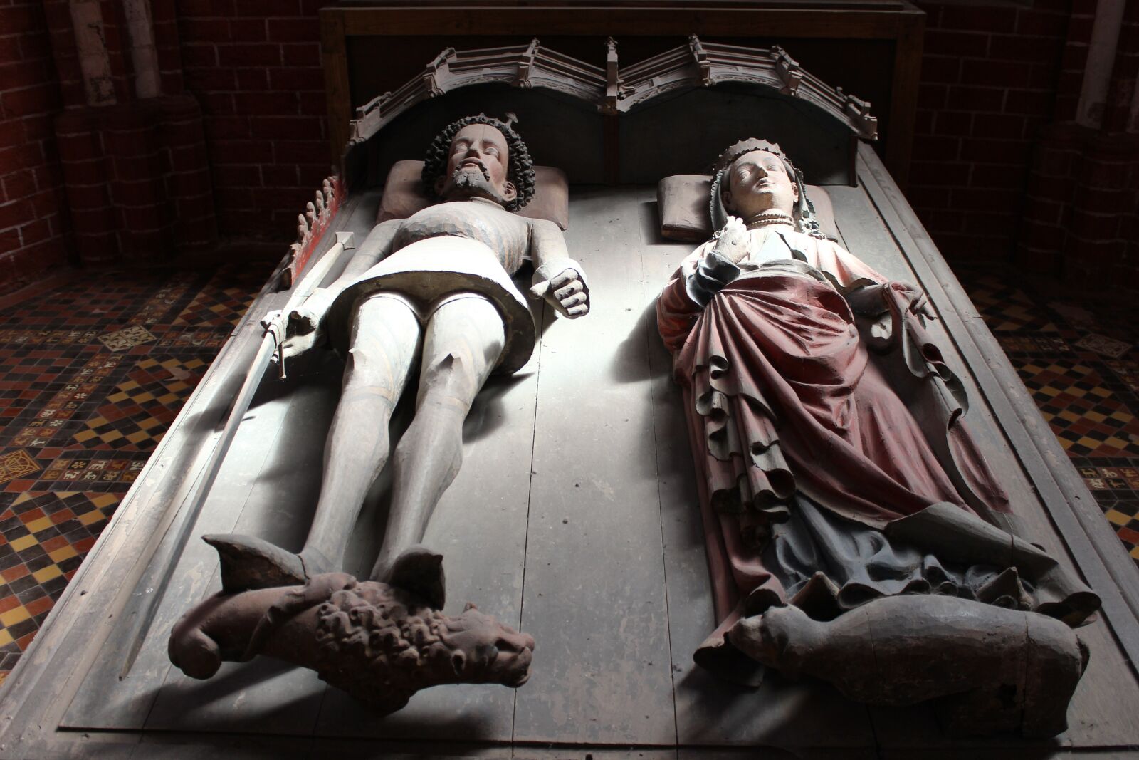 Canon EOS 600D (Rebel EOS T3i / EOS Kiss X5) sample photo. Grave, historically, tomb photography