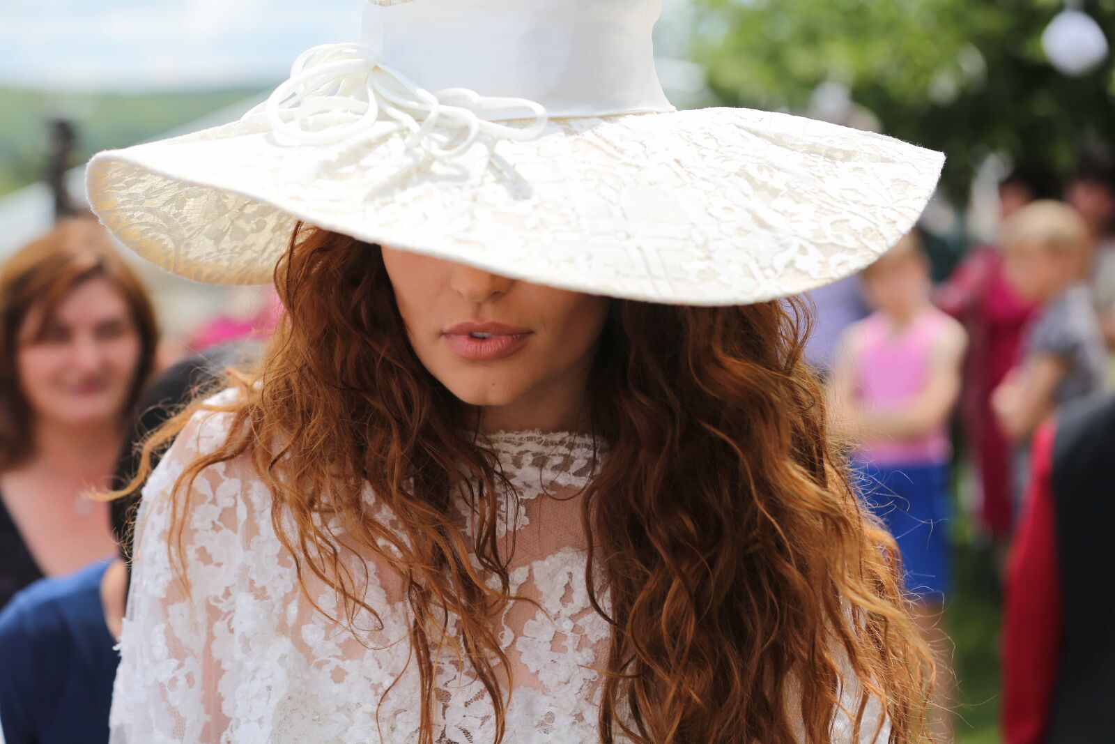 Canon EOS 5D Mark III sample photo. Attractive, bride, dress, face photography