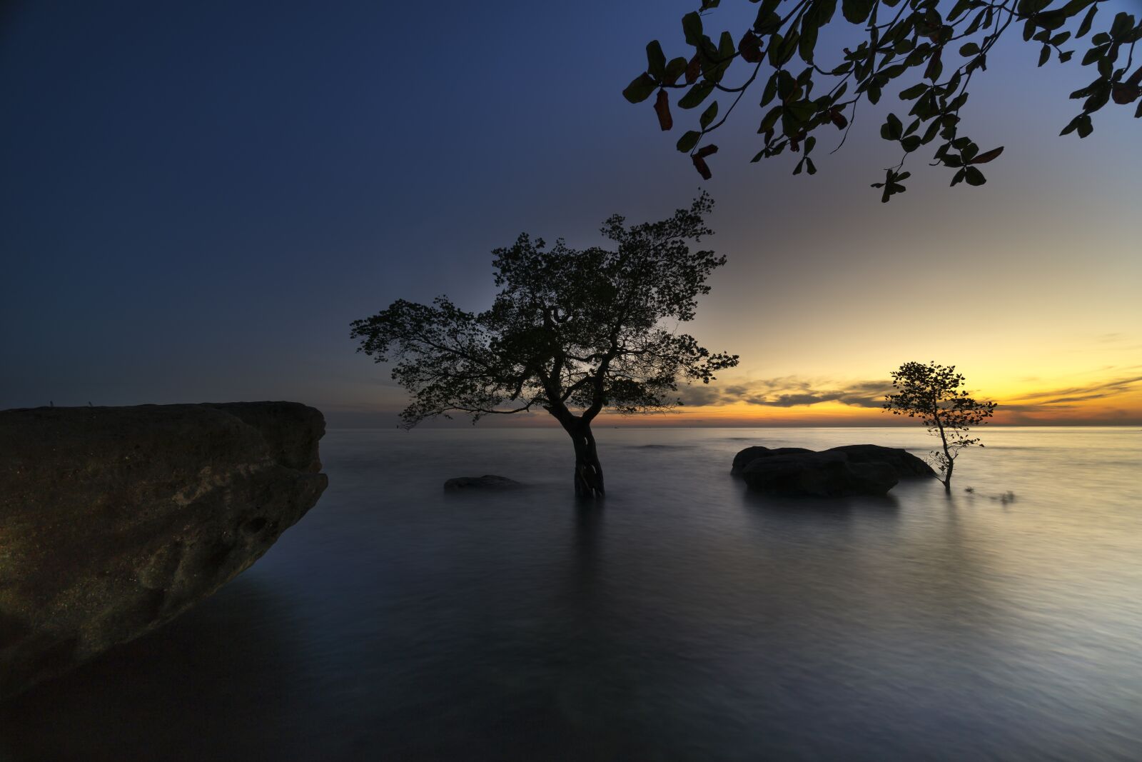 Voigtlander ULTRA WIDE-HELIAR 12mm F5.6 III sample photo. The sun, phuquoc, island photography