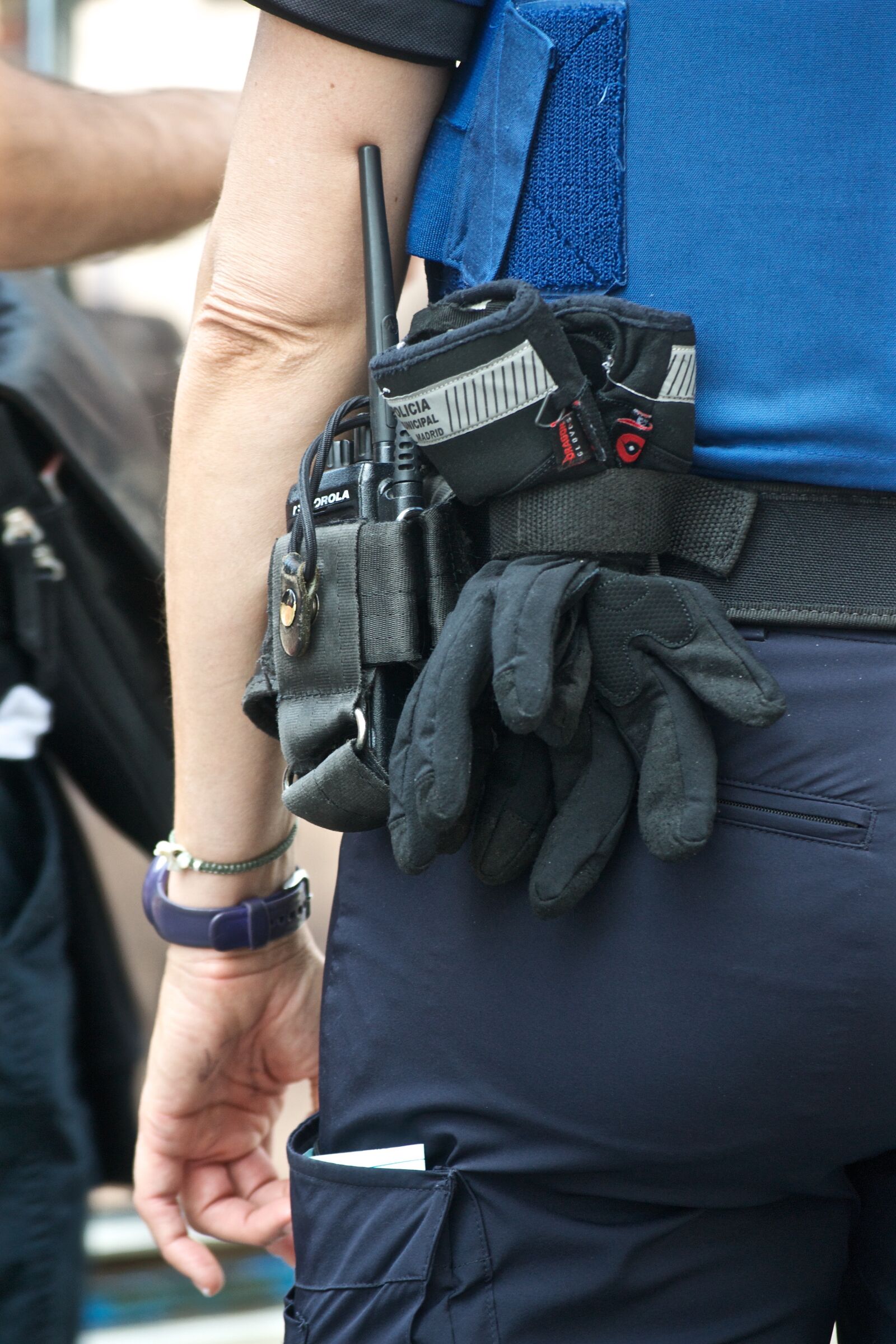 Nikon D3100 sample photo. Policewoman, police, gun photography