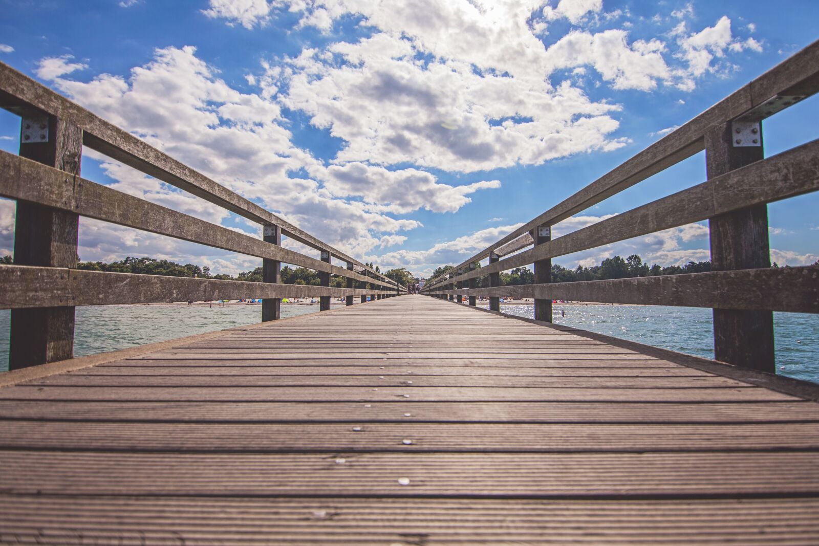 Tokina AT-X Pro 11-16mm F2.8 DX II sample photo. Web, sea, boardwalk photography