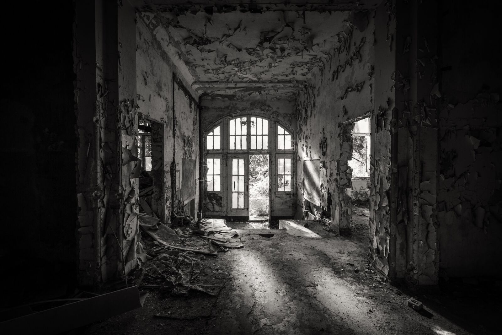 Canon EOS 6D sample photo. Abandoned, nervous, architecture photography