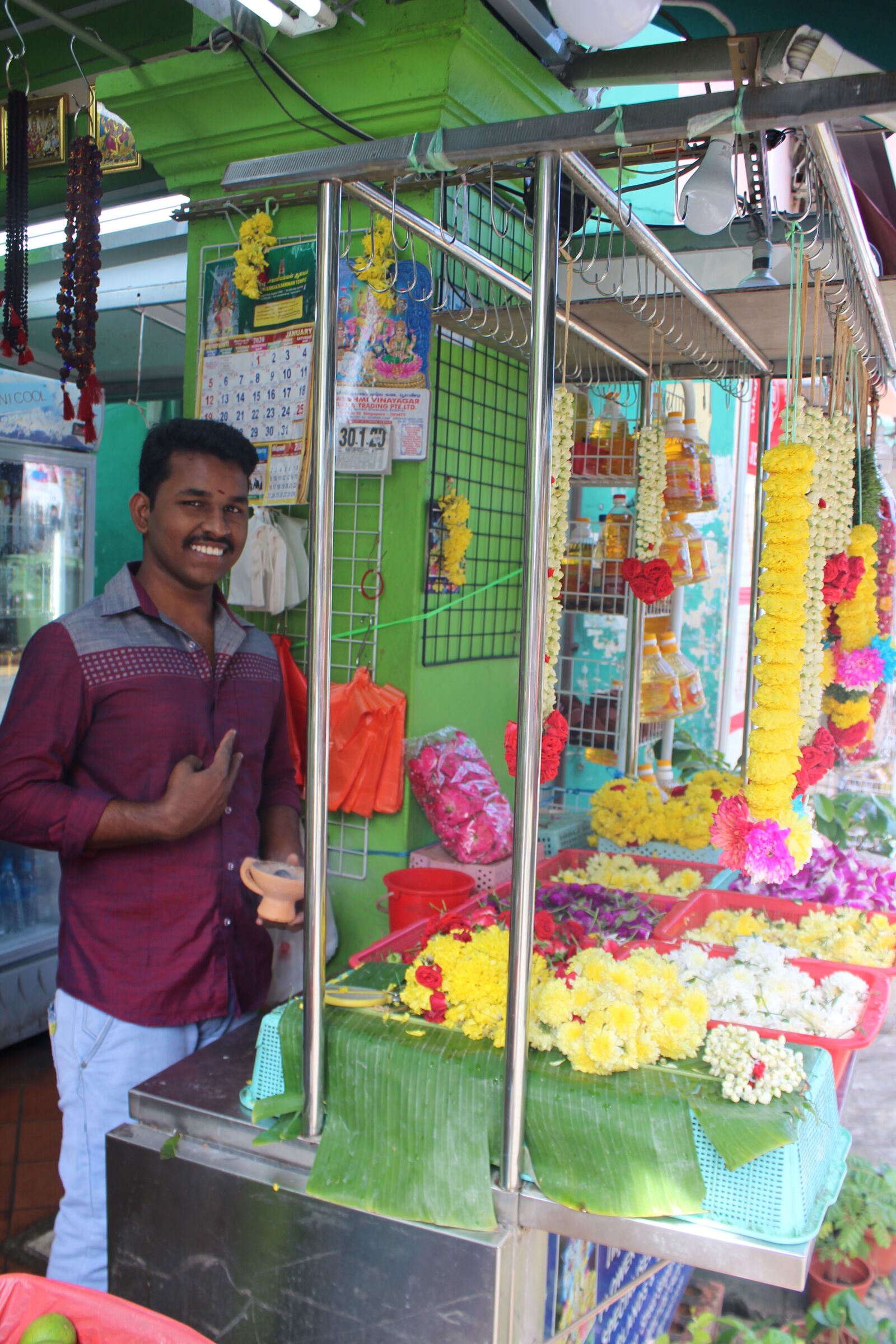 Canon EOS 1300D (EOS Rebel T6 / EOS Kiss X80) sample photo. Little india, singapore, indian photography