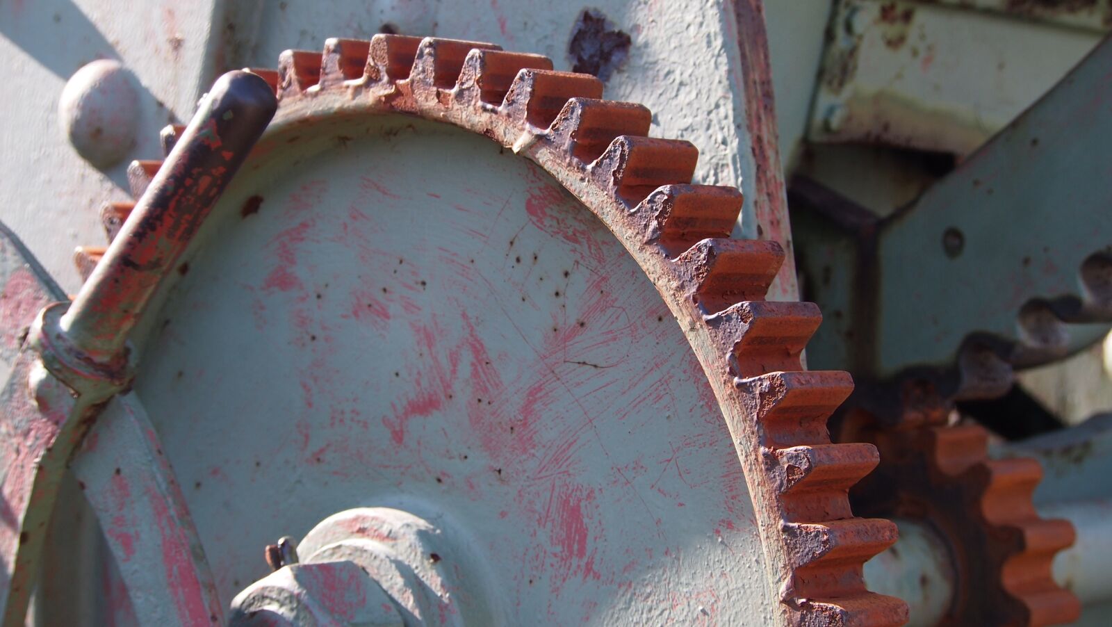 Olympus PEN E-PL3 sample photo. Industry, industrial, gear photography
